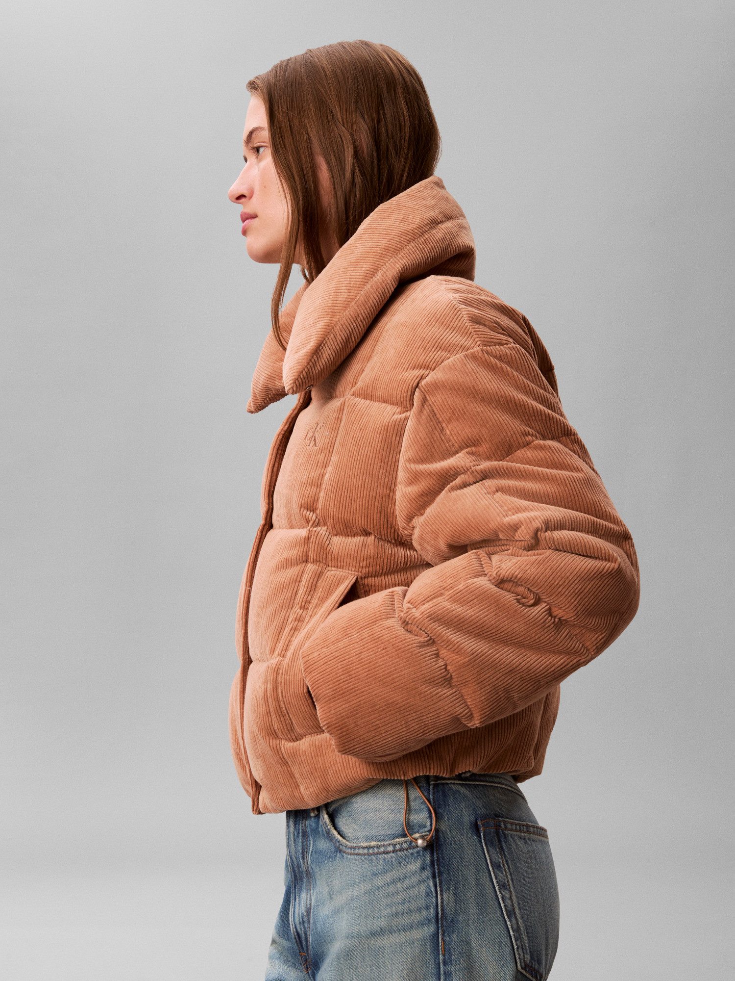 Calvin Klein Jeans Cordjacke CORDUROY INSULATED DOWN PUFFER Mit Rundhalsausschnitt, regular fit