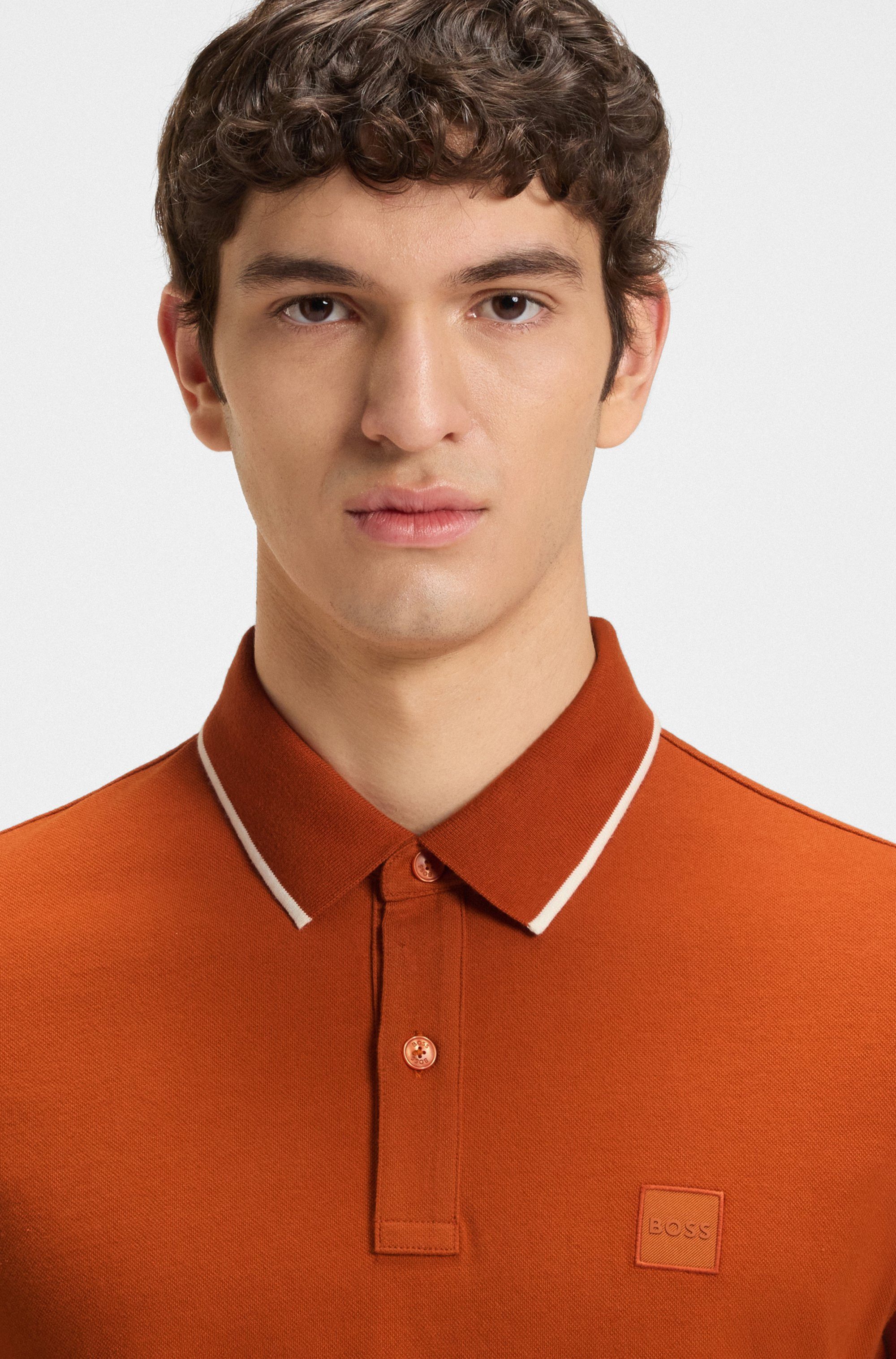BOSS ORANGE Poloshirt Passertip mit BOSS Logo-Badge günstig online kaufen