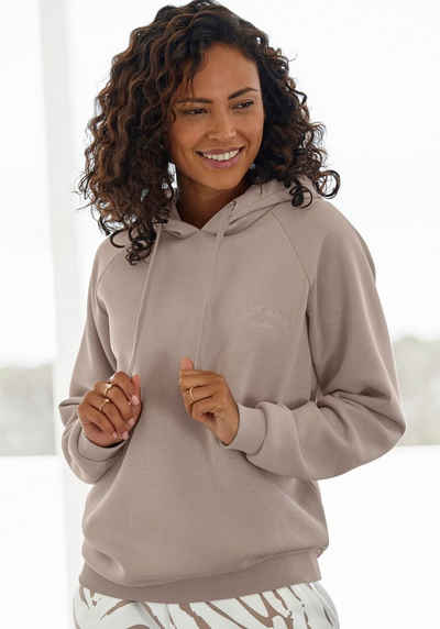 LASCANA Kapuzensweatshirt -Hoodie-Sweatshirt mit Kapuze und Logostickerei, Loungewear, Loungeanzug