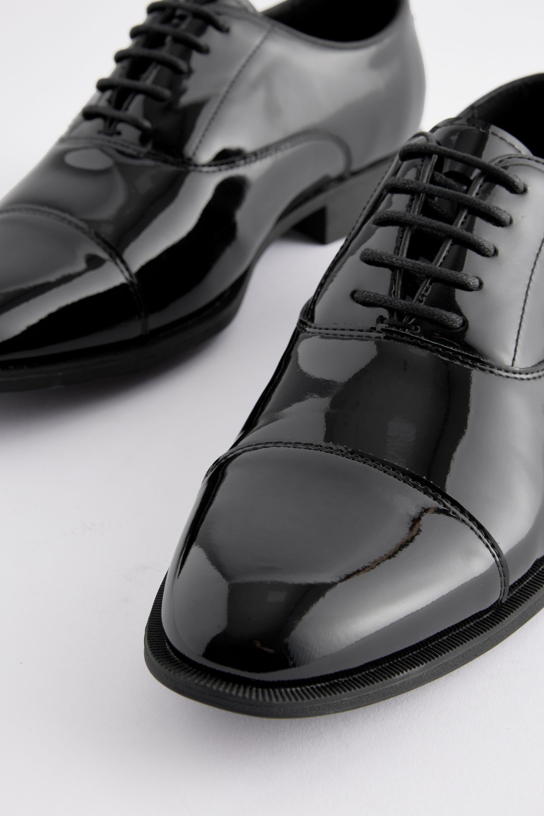 Next Oxfordschuhe aus Lackleder, weite Passform Schnürschuh (1-tlg)