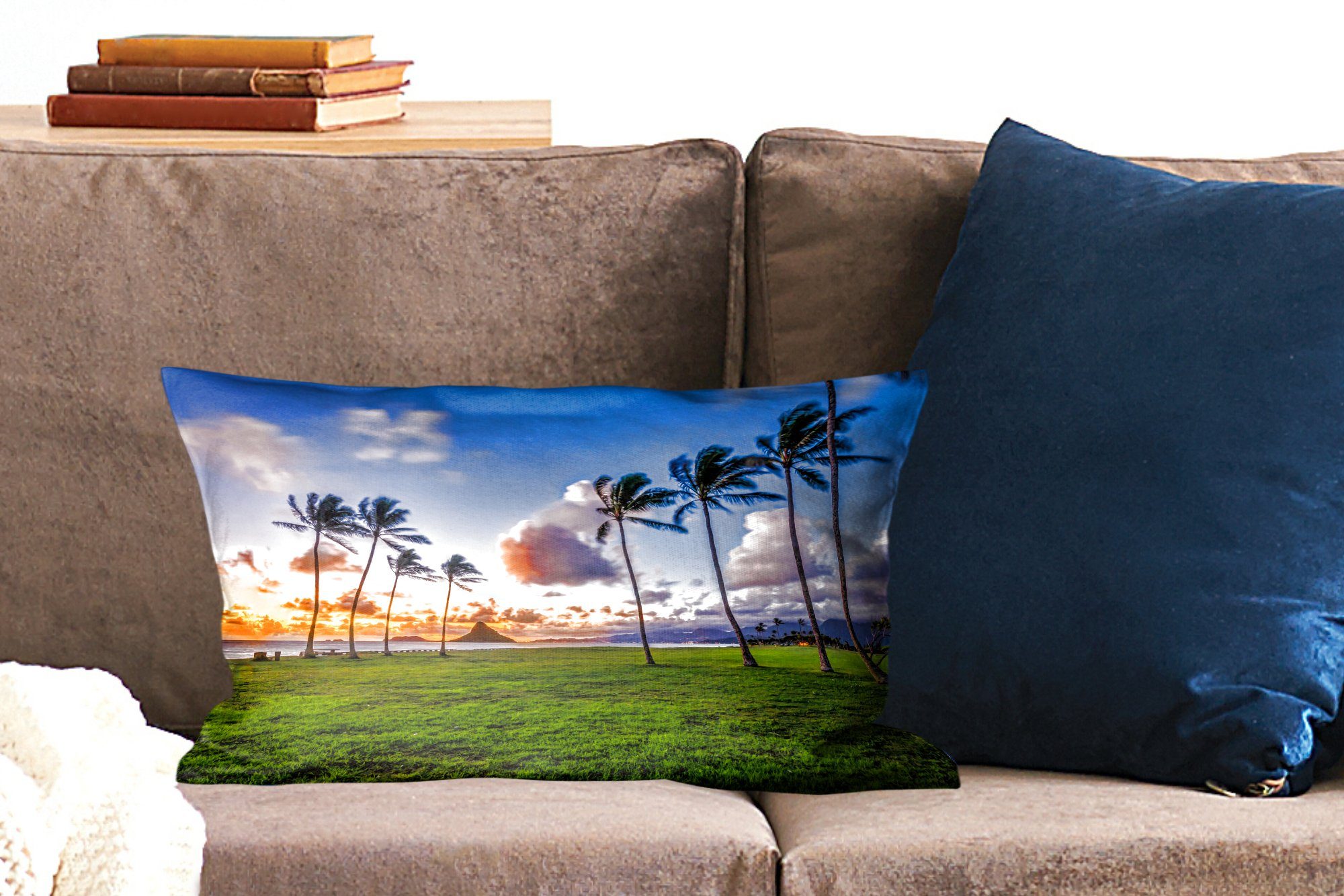 Wohzimmer von Dekokissen Dekokissen Schlafzimmer auf Füllung, Dekoration, Sonnenuntergang Hawaii, MuchoWow mit Zierkissen, einer Palmen über Reihe