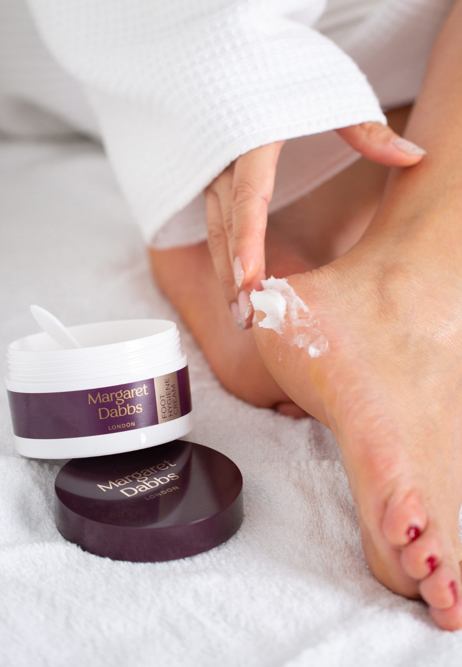 Margaret Dabbs Fußlotion Margaret Dabbs Fußpflege Foot Hygiene Cream Medizinische Fußcreme gegen Geruchsbildung und Juckreiz, antimykotisch & antibakteriell, Awardwinner.