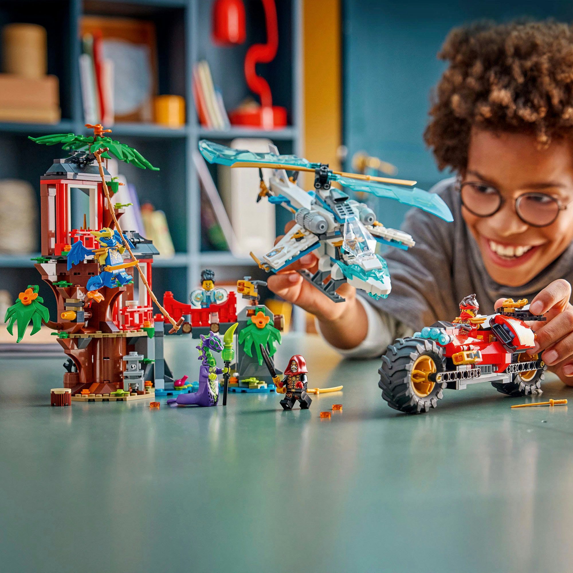 LEGO® Showdown am Baumhaus mit dem Ninja-Bike (71857), LEGO Ninjago Konstruktionsspielsteine, (642 St) – Bild 2 von 5