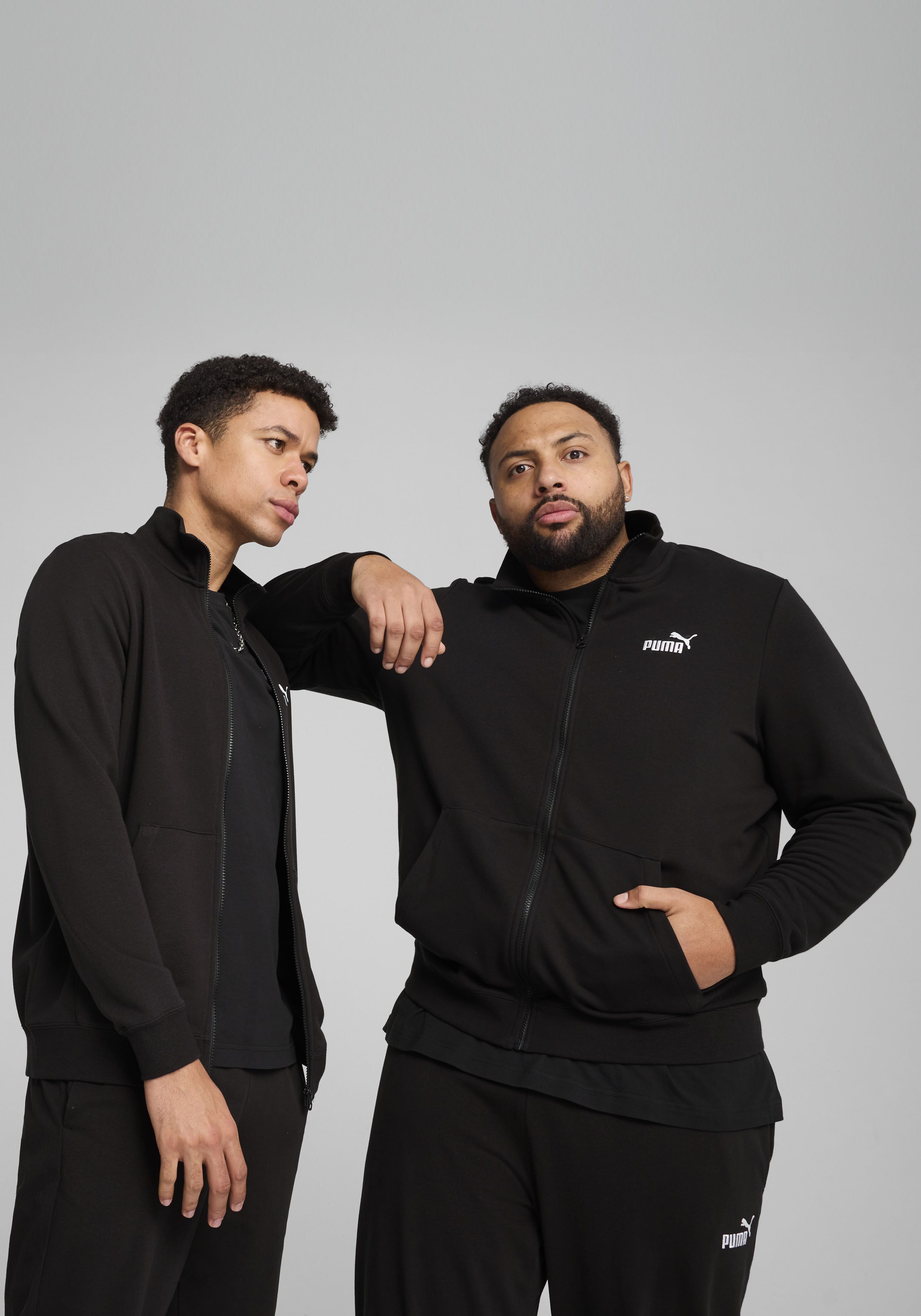 PUMA Trainingsjacke ESS NO 1 LOGO TRACK JACKET TR mit Stehkragen, Regular Fit, mit Kängurutasche, mit Reißverschluss