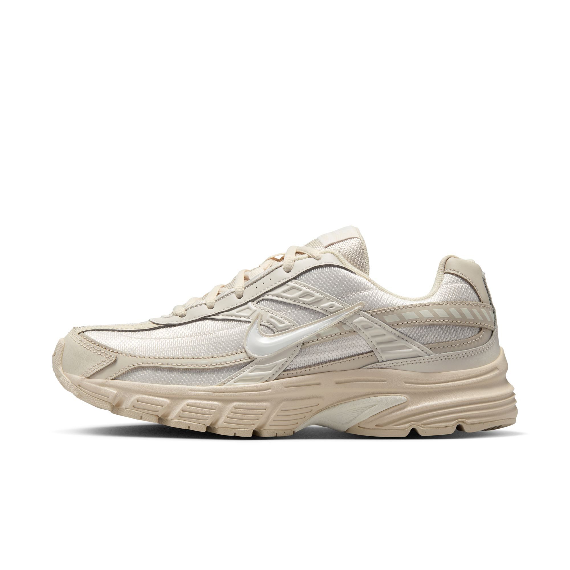 Nike Sportswear Initiator Sneaker inspiriert vom Design des Nike P-6000