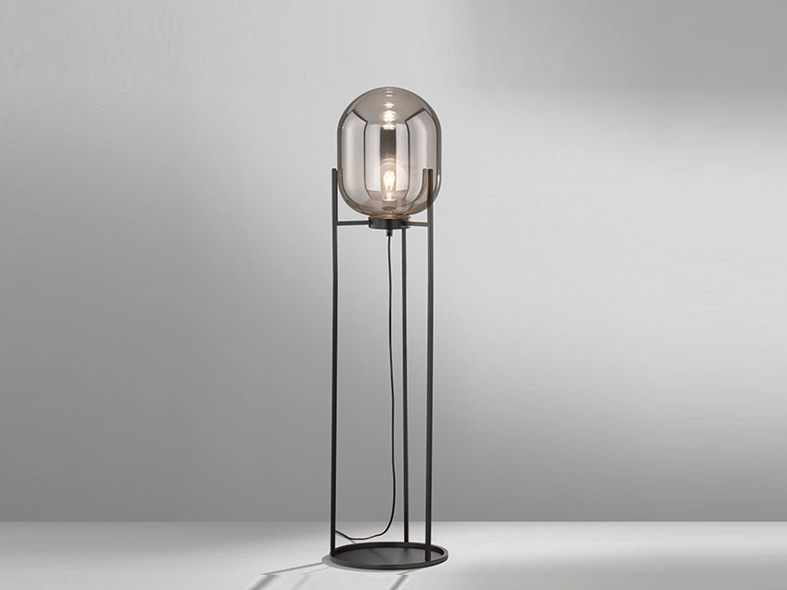 FISCHER & HONSEL LED Stehlampe mit Rauchglas Lampenschirm, Höhe 110cm, Dimmfunktion, LED wechselbar, Warmweiß, klein-e Industrial Style Bodenlampe dimmbar, Stehleuchte mit Metallfuß