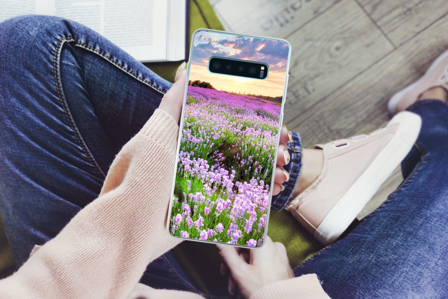 MuchoWow Handyhülle für Samsung Galaxy S10 Plus Blumen - Lavendel - Lila - Himmel - Sonnen, Phone Case, Silikon, Schutzhülle Dünn