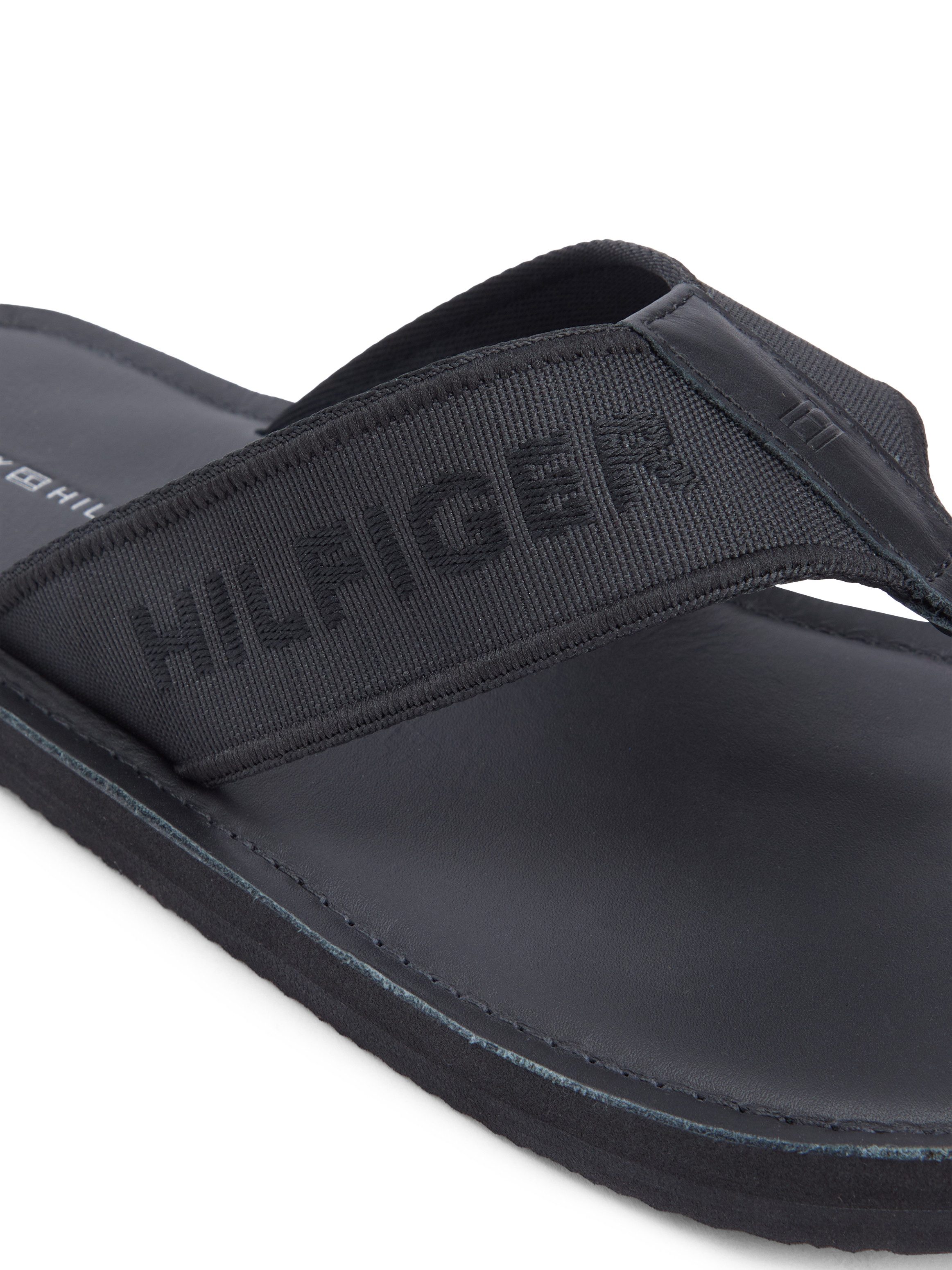 Tommy Hilfiger HILFIGER LEATHER BEACH SANDAL Zehentrenner Sommerschuh, Flat mit modischer Logostickerei
