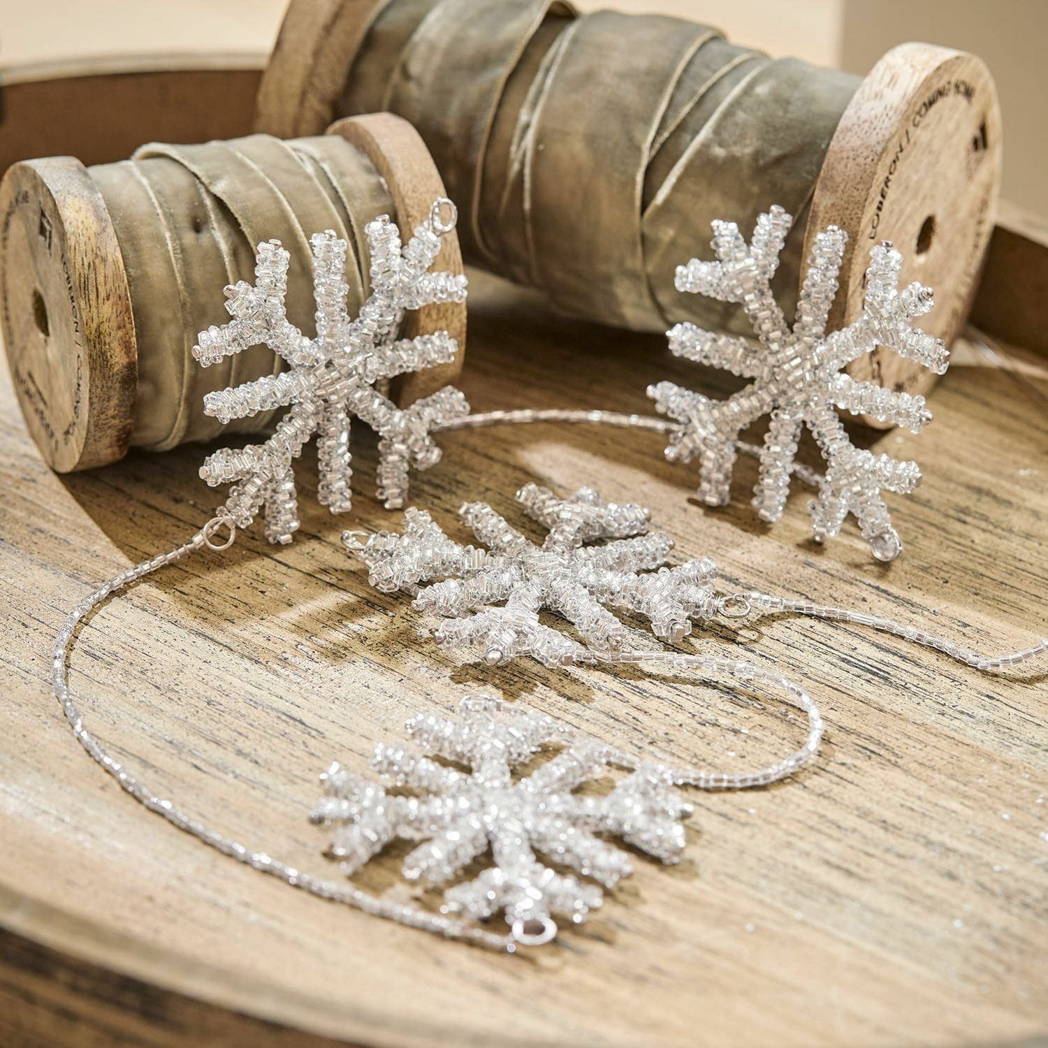 Mirabeau Dekoobjekt Girlande Snowflakes silber