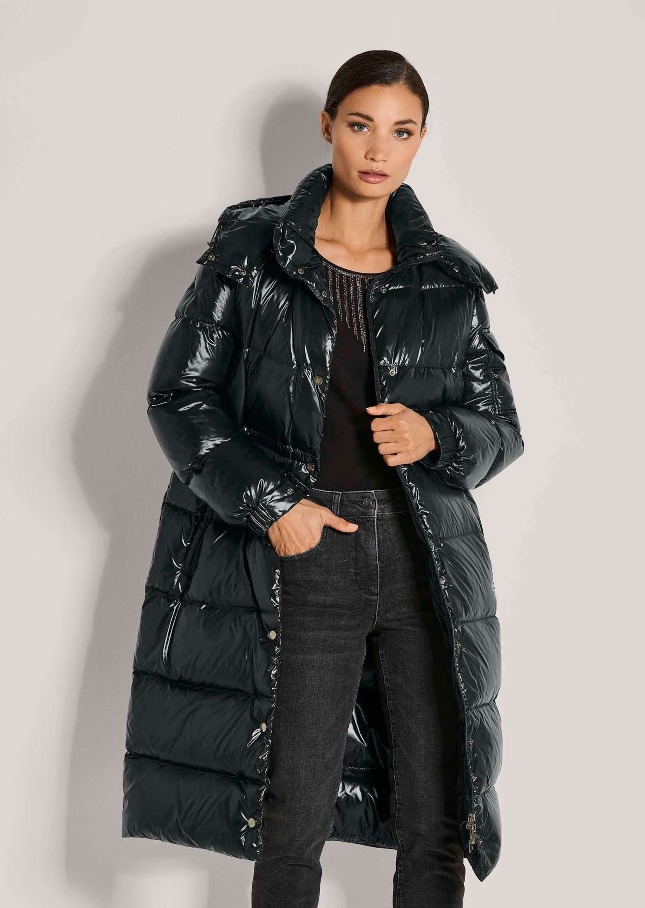 MADELEINE Kurzmantel Eleganter Mantel für kühle Tage Zart glänzender Stepp günstig online kaufen