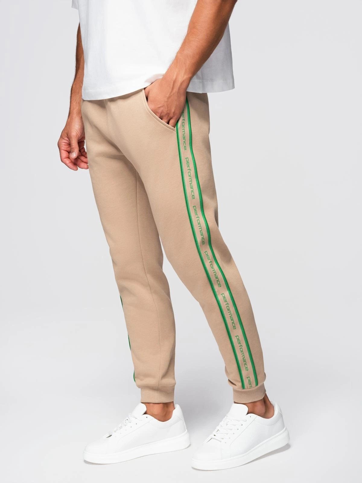 Sweathose Sportliche Herren-Jogginghose mit Seitenstreifen