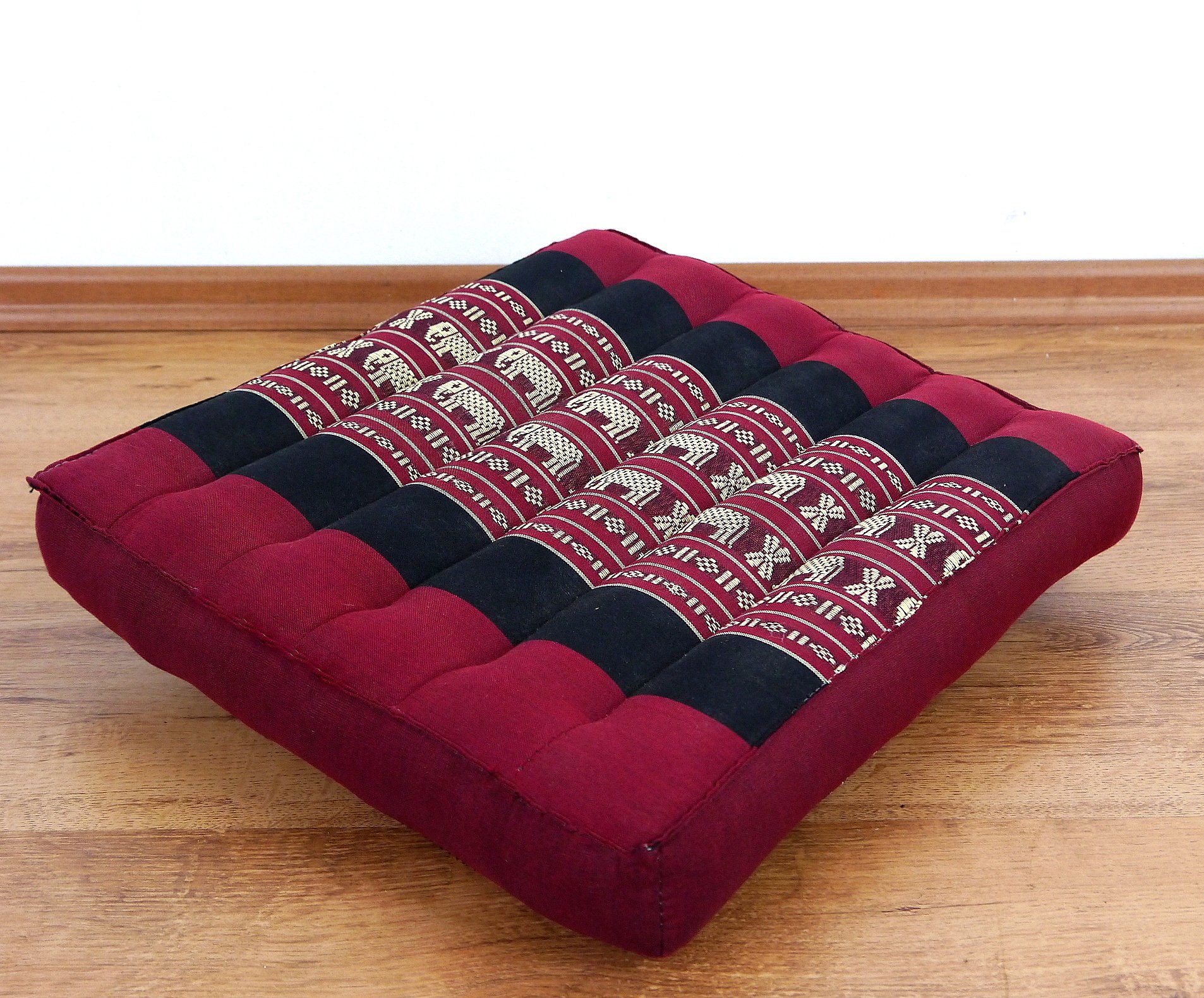 livasia Sitzkissen handgefertigt, 35 cm, 35x35x6cm, Sitzkissen Elefanten und rot vegan / Kapok