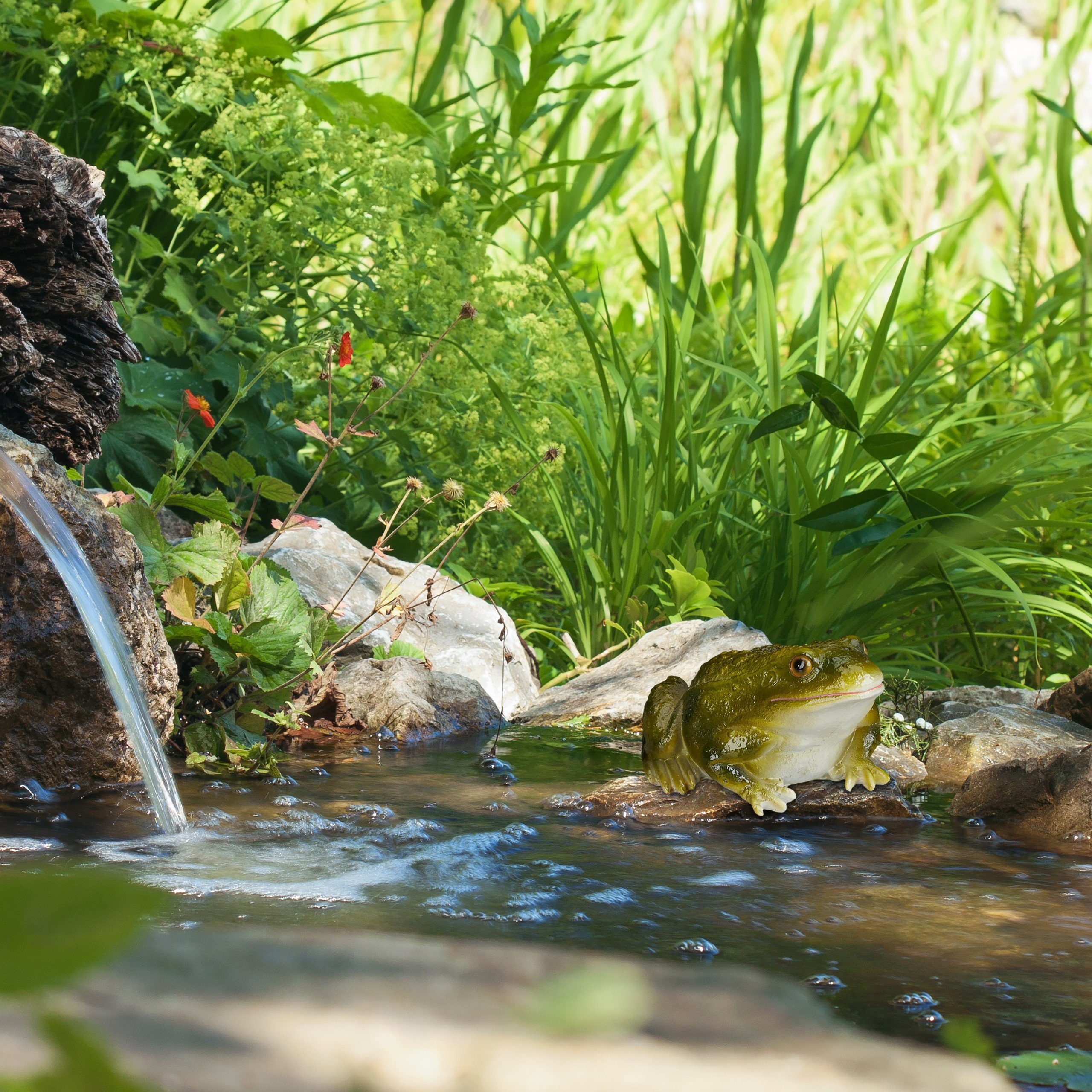 Gartenfigur Schwarz Weiß Frosch Dunkelgrün Grün Gartenfigur Kunststein, relaxdays