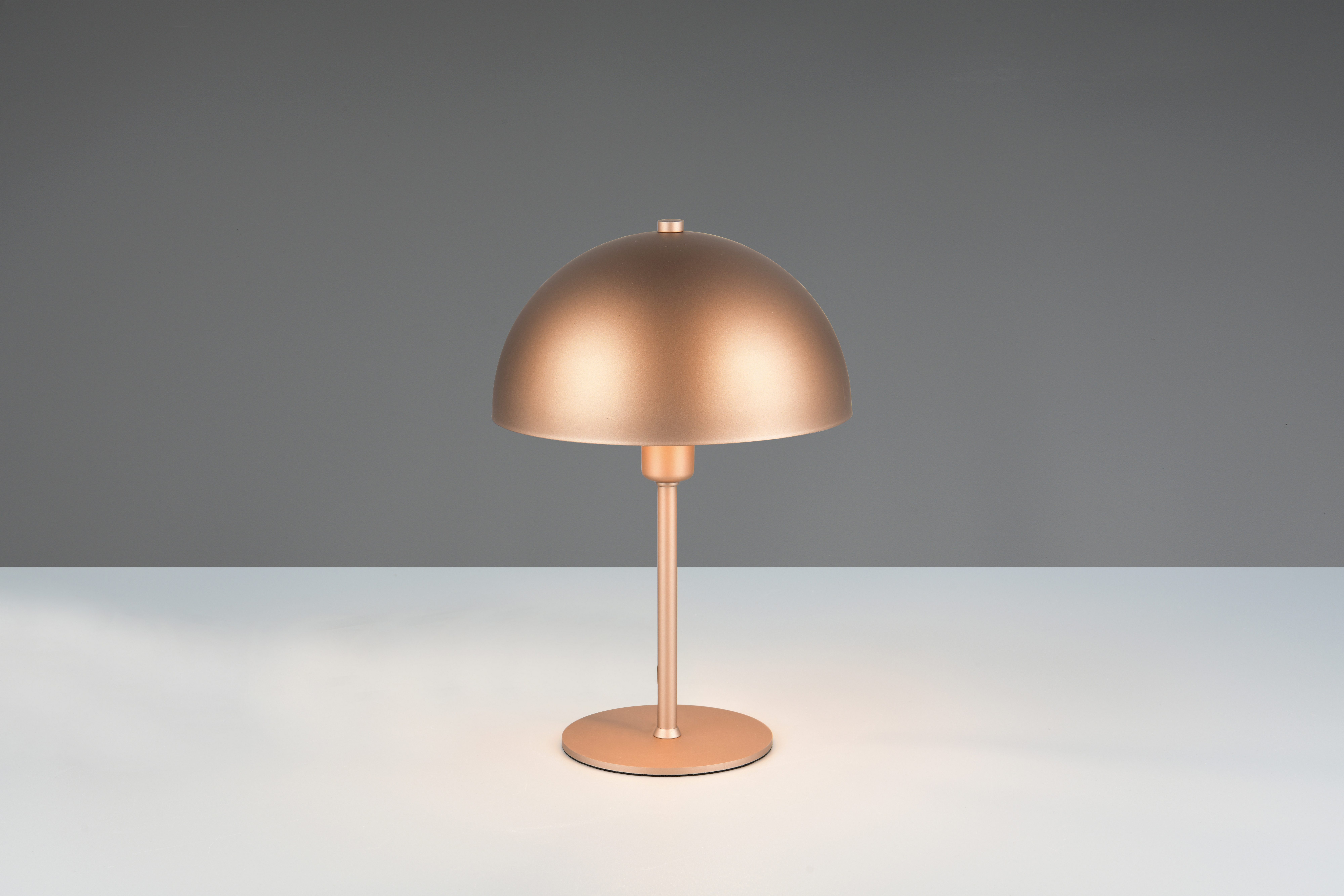 TRIO Leuchten Schreibtischlampe NOLA, exkl. 1x E14 max 28W, Tischlampe mit Schnurschalter Höhe 31cm, Ein-/Ausschalter, Leuchtmittel wechselbar, warmweiß - kaltweiß, Ø 20cm, Nachttischlampe, 180cm Anschlusskabel, Leuchtmittel wechselbar