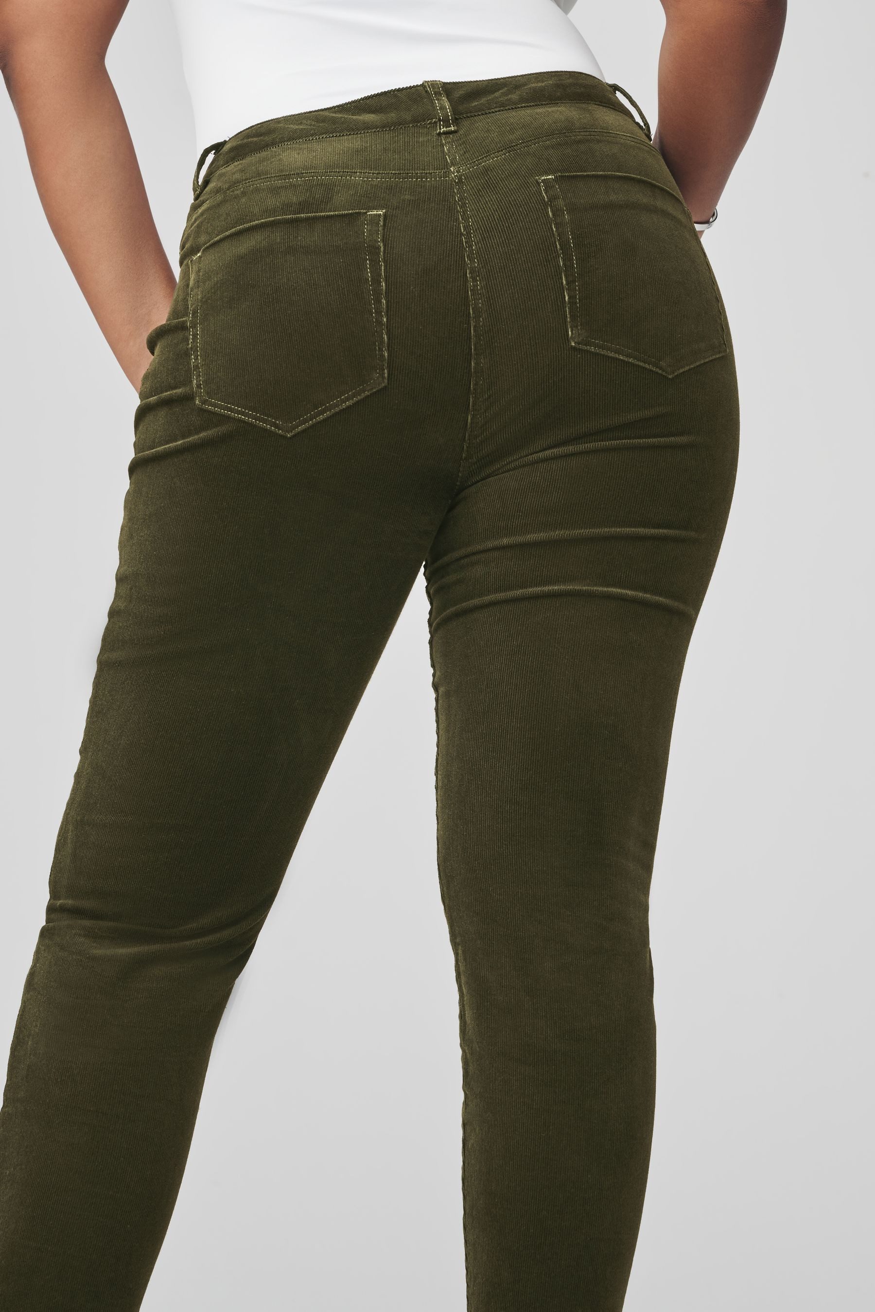 Next Skihose Skinny Fit Cordhose in Sanduhrenform (1-tlg)