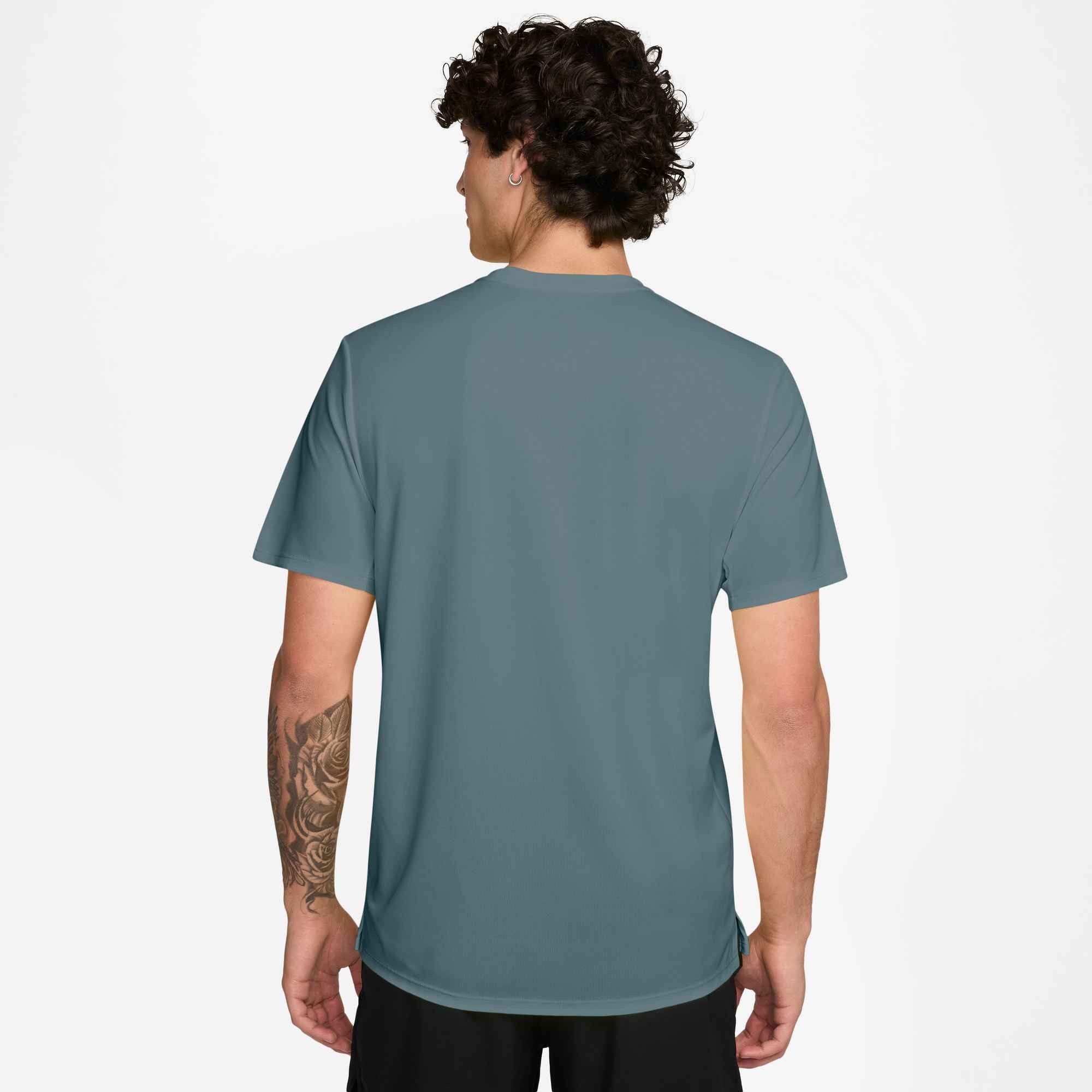 Nike Laufshirt M NK DF UV MILER SS mit reflektierenden Details, schnell trocknend, atmungsaktiv