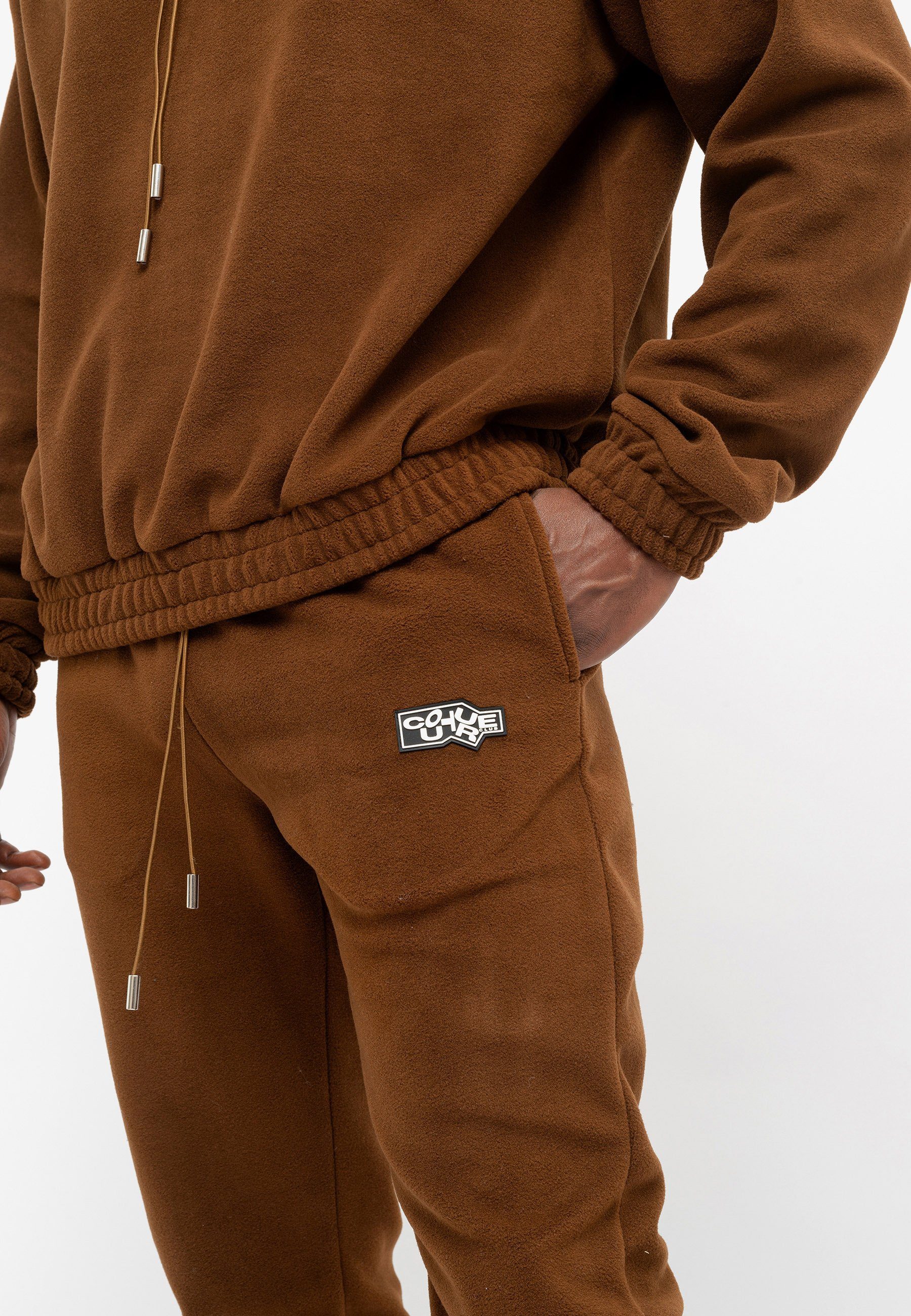 Tom Barron Trainingsanzug Tom Barron Tracksuit With Fleece Fabric Patch Logo, mit modernem Design