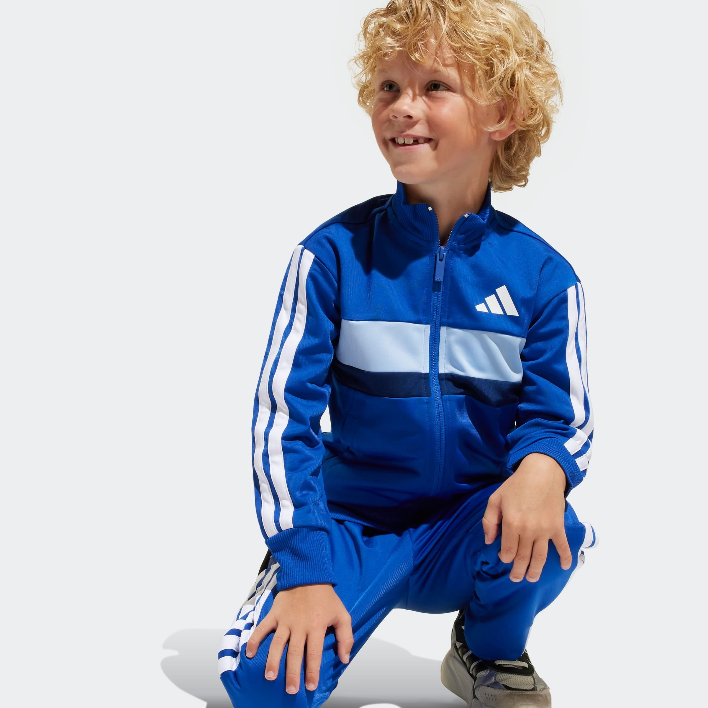 adidas Sportswear Trainingsanzug SEASONAL ESSENTIALS TIBERIO 3-STREIFEN TRICOT KIDS (2-tlg)