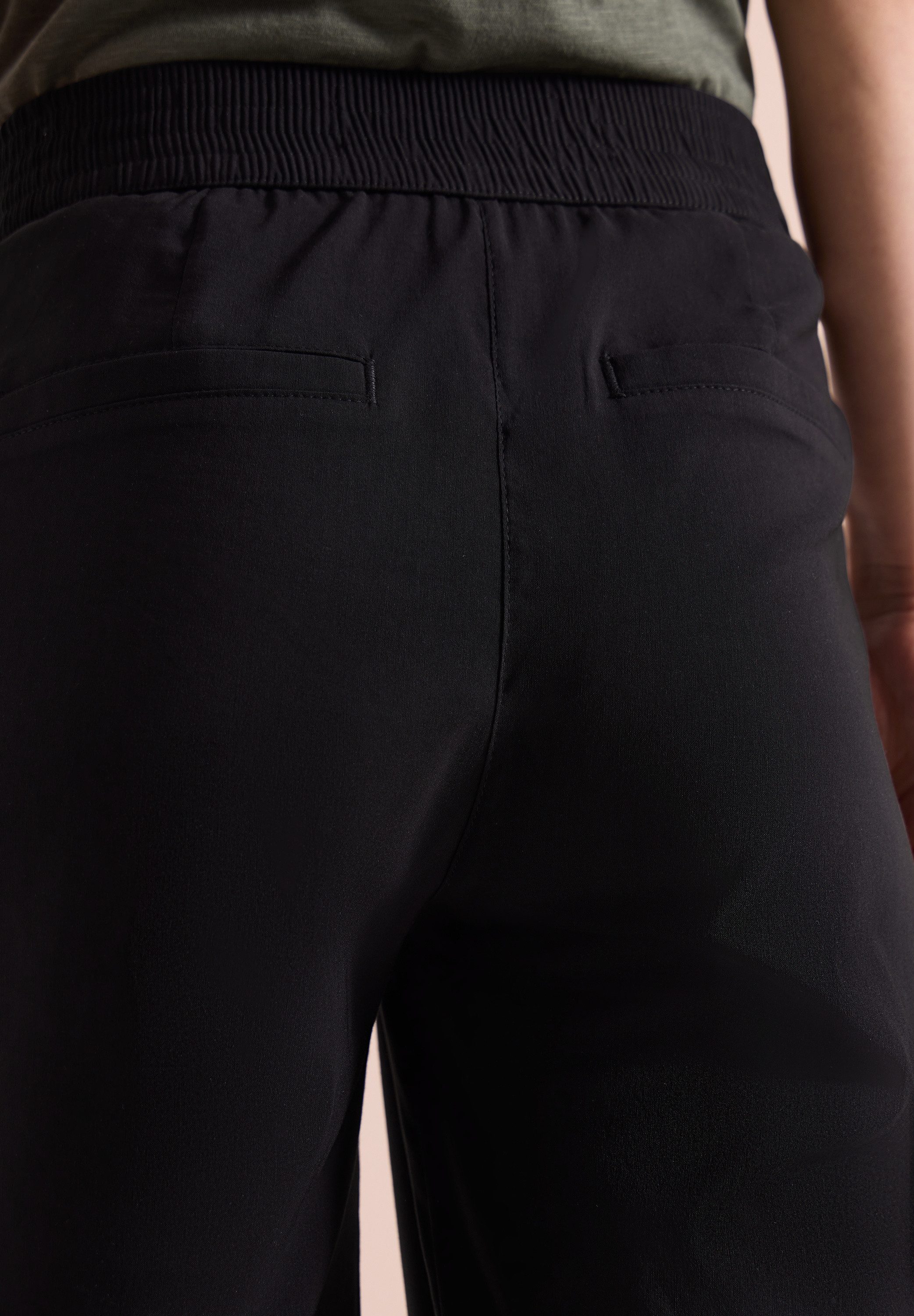 CECIL Stoffhose Style Neele im Loose Fit und mit Stretch – Bild 4 von 5