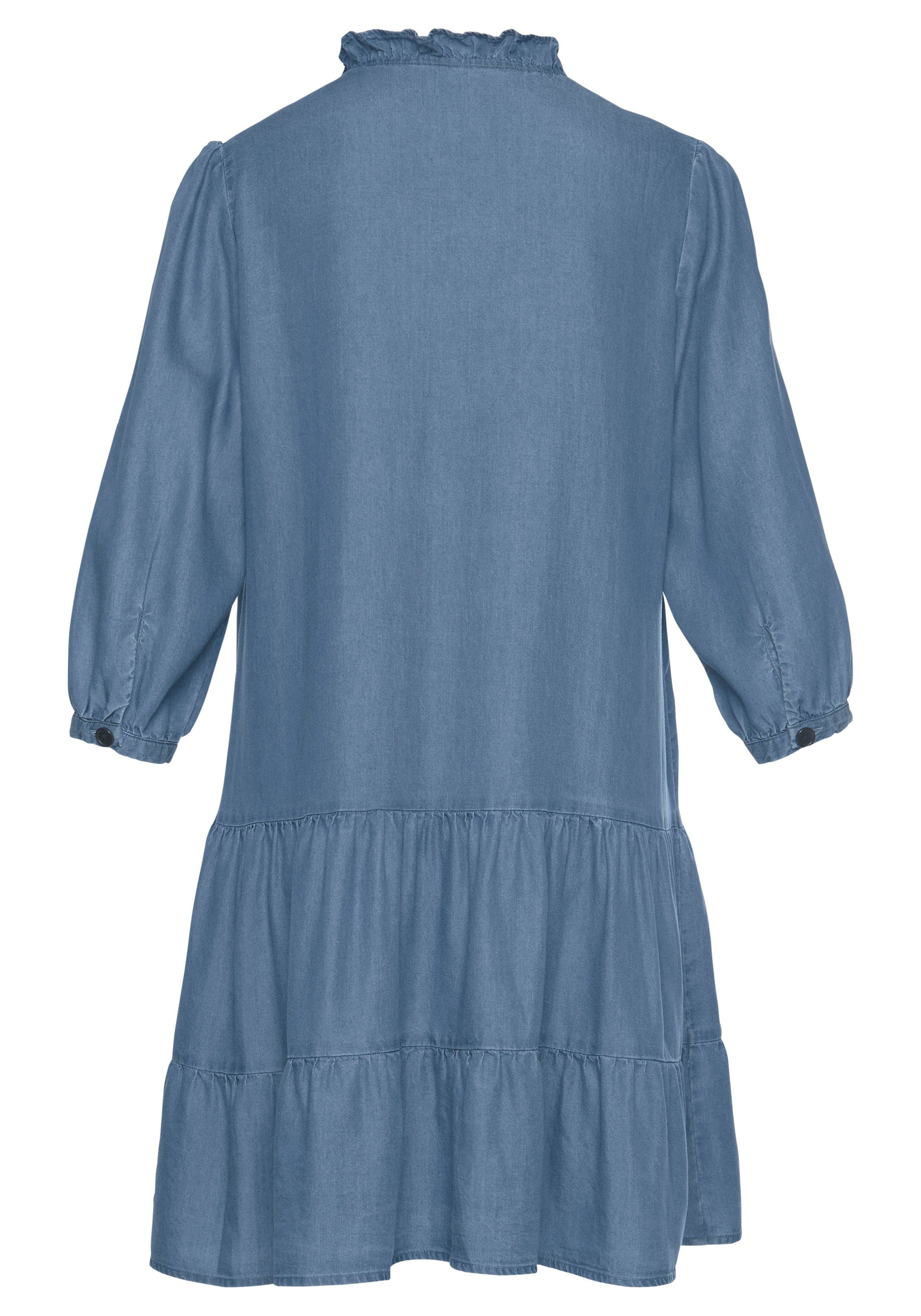 LASCANA Jeanskleid mit Rüsche am Kragen und kurzer Knopfleiste, Blusenkleid Sommerkleid aus weicher Lyocellware, lockeres Tunikakleid, Festival