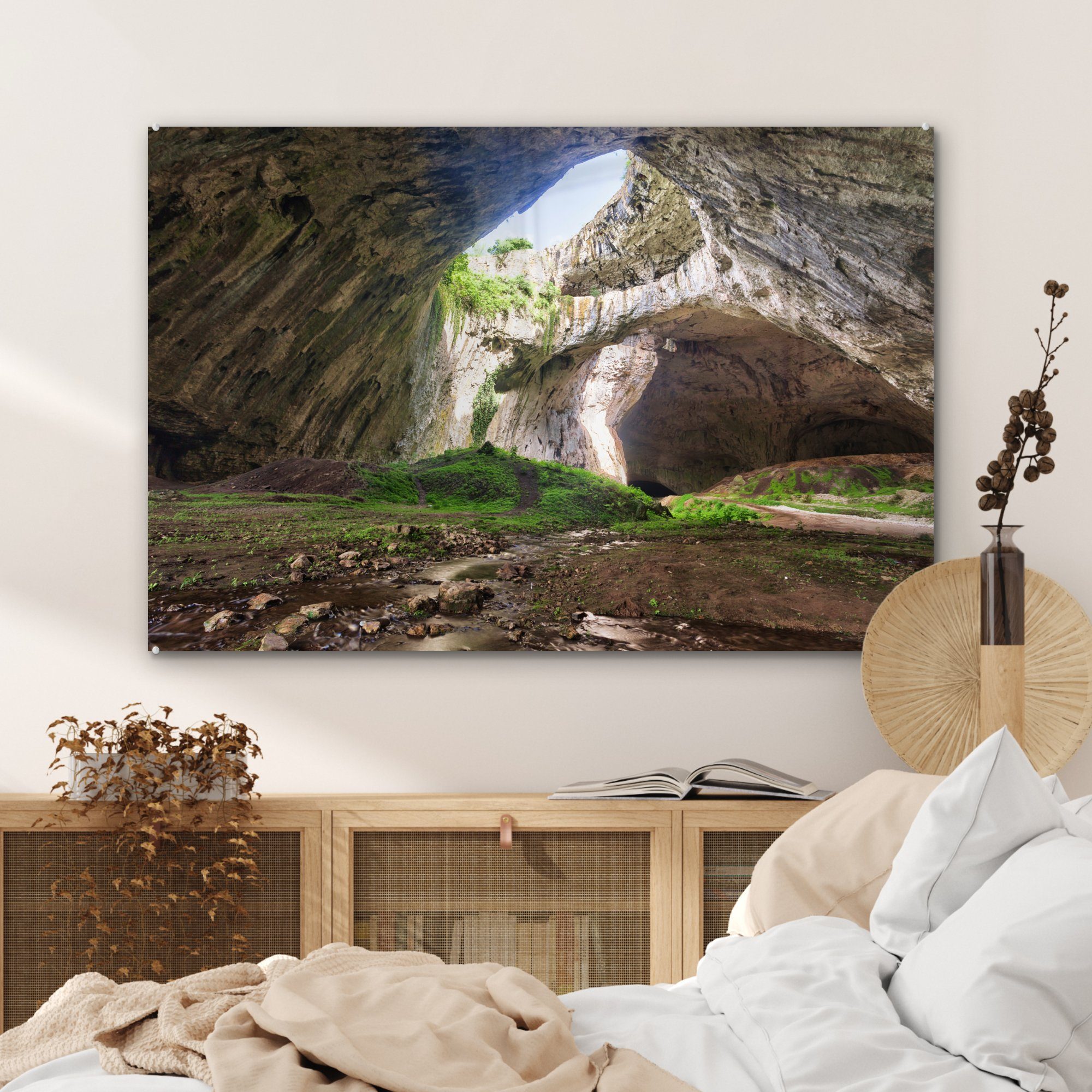 aufragende Hoch Bulgarien, Wohnzimmer in (1 St), Devetashka-Höhle & Acrylglasbild Schlafzimmer Acrylglasbilder MuchoWow in Felsen der