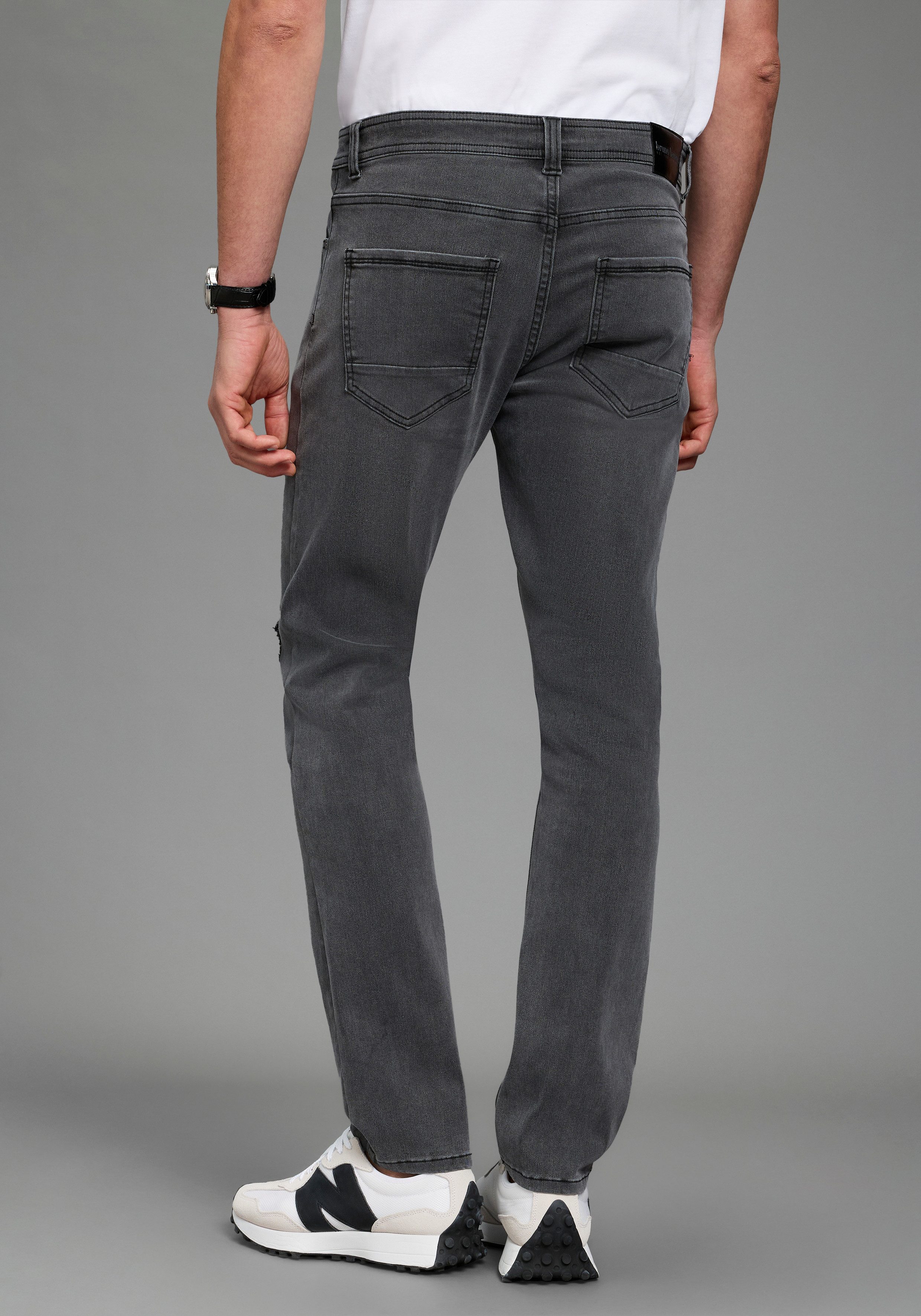 Bruno Banani Slim-fit-Jeans Grady schmale Beinweite, niedrige Leibhöhe, figurbetonte Silhouette