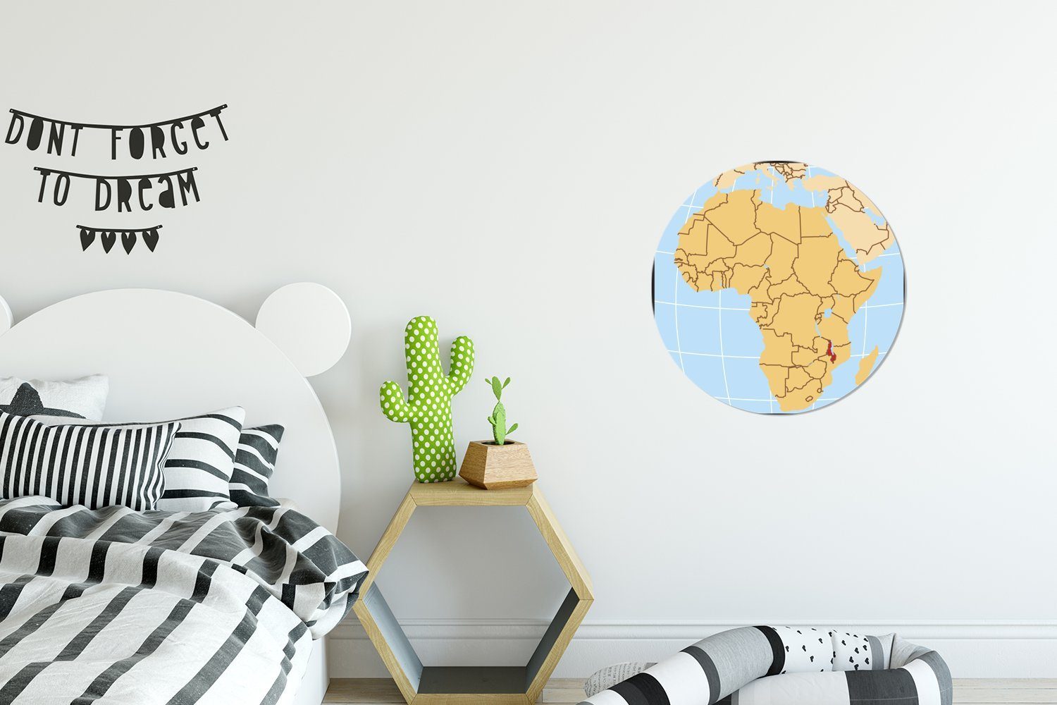 Wohnzimmer von MuchoWow auf Landkarte (1 Tapetenkreis Rund, Tapetenaufkleber, Kinderzimmer, für St), Malawi Illustration afrikanischen Wandsticker der
