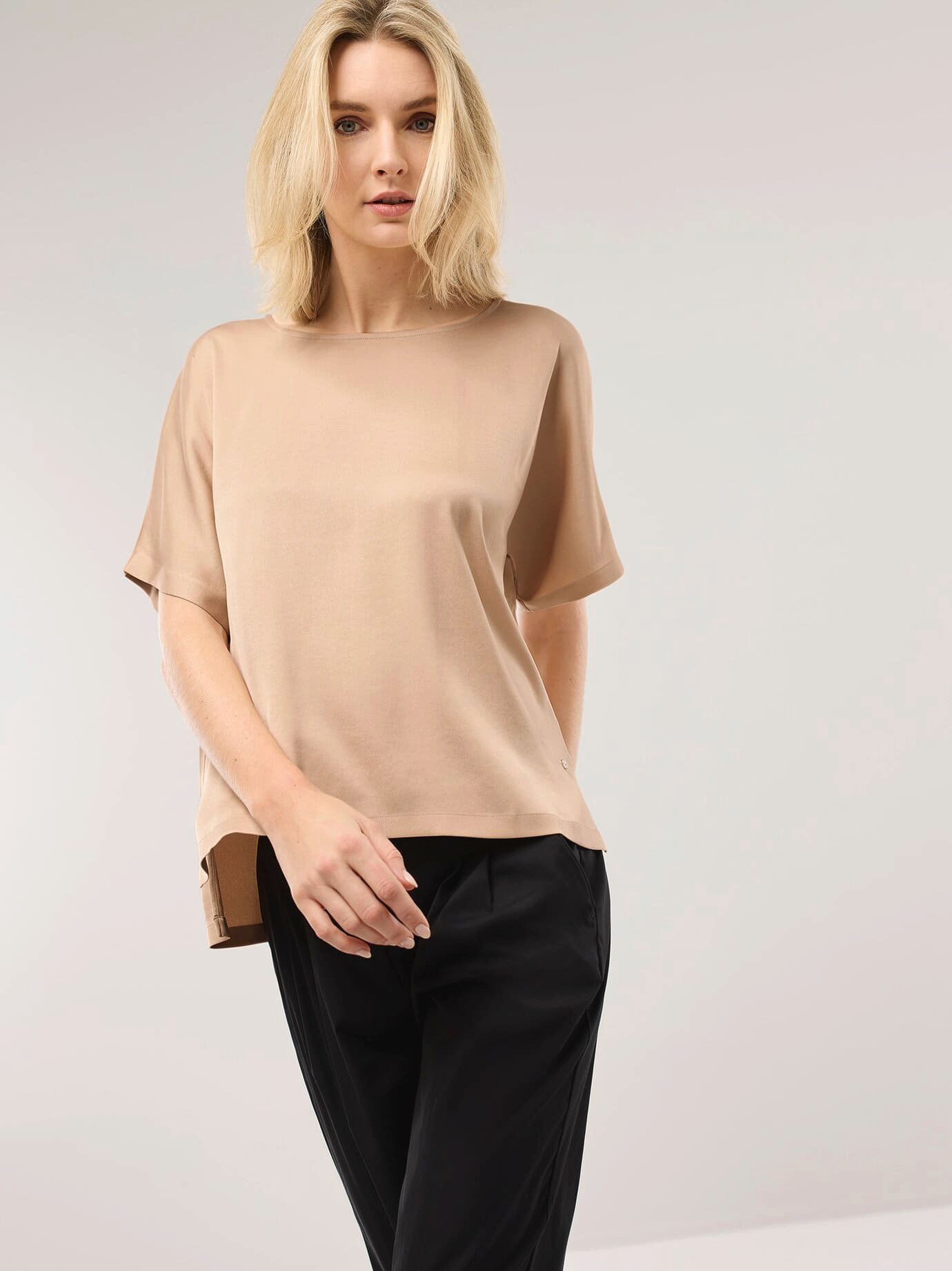 Walbusch Blusenshirt Damen Blusenshirt aus Satin Rundhals Kurzarm, modern, knitterarm, atmungsaktiv