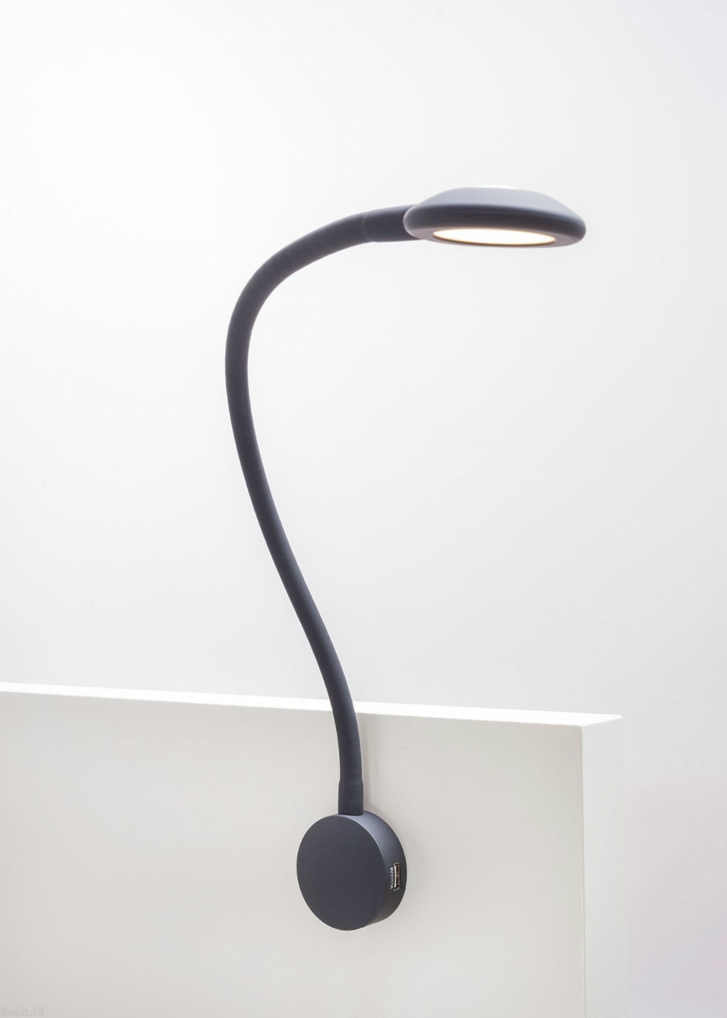 kalb Bettleuchte LED Bettleuchte USB Ladestation Touch-Schalter schwarz od. weiss, Touch-Schalter und Schalter im Anschlusskabel, warmweiß