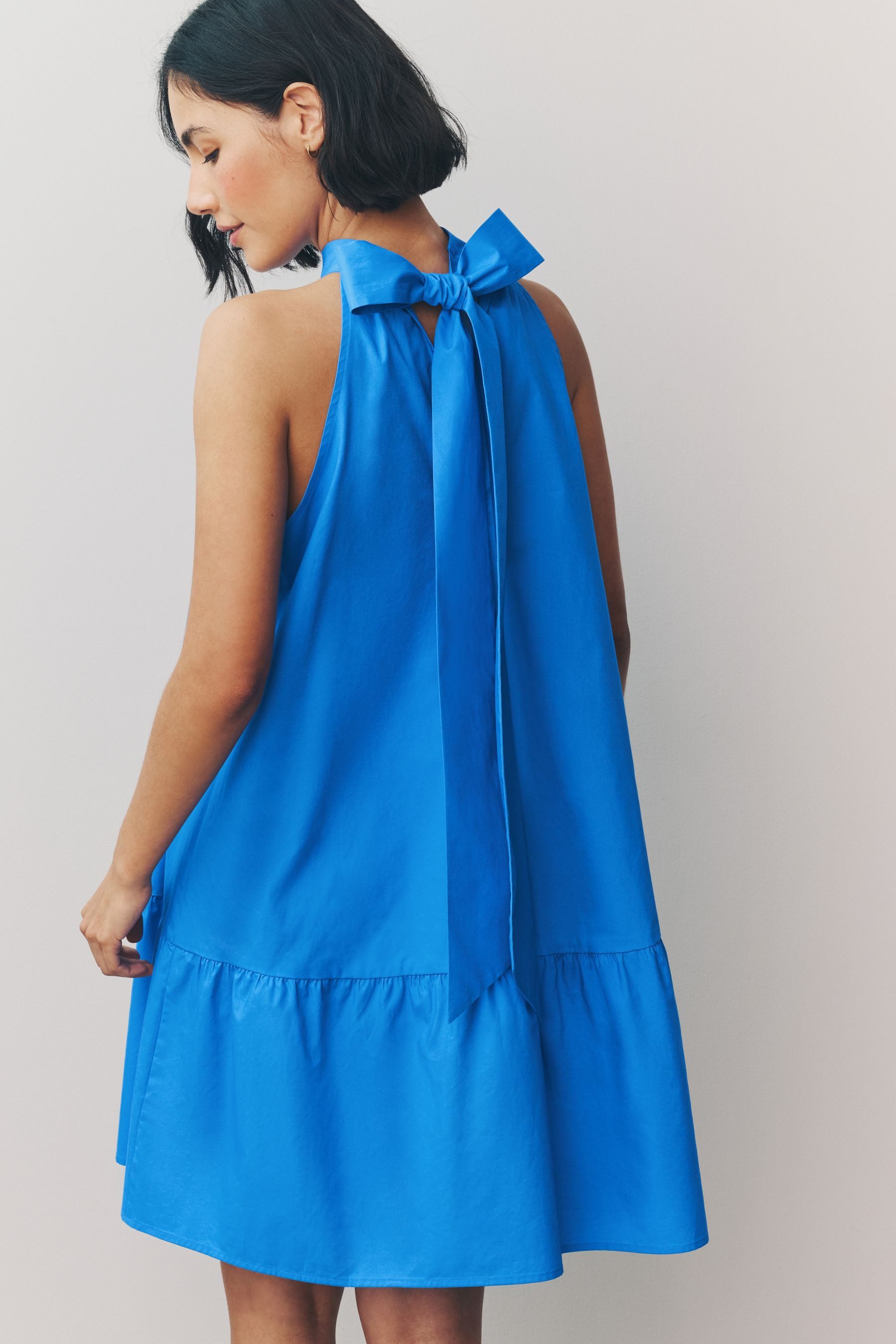 Next Minikleid Ärmelloses, gestuftes Neckholder-Minikleid (1-tlg) günstig online kaufen