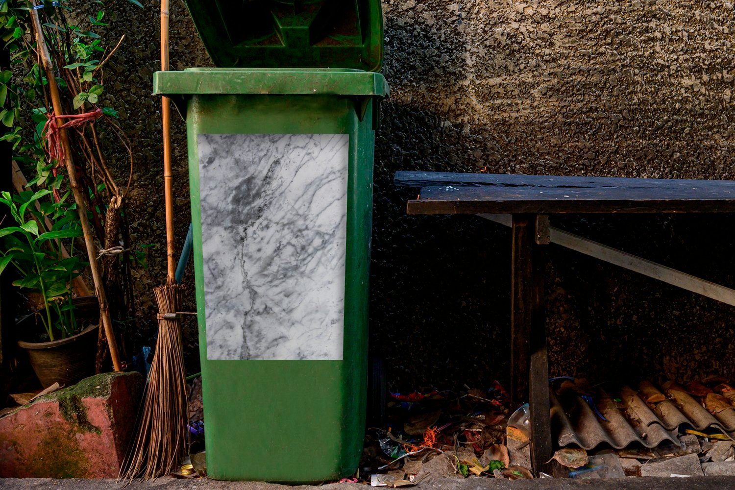 MuchoWow Wandsticker - Grau Mülltonne, St), Marmor Mülleimer-aufkleber, Stein - Container, Abfalbehälter (1 Sticker