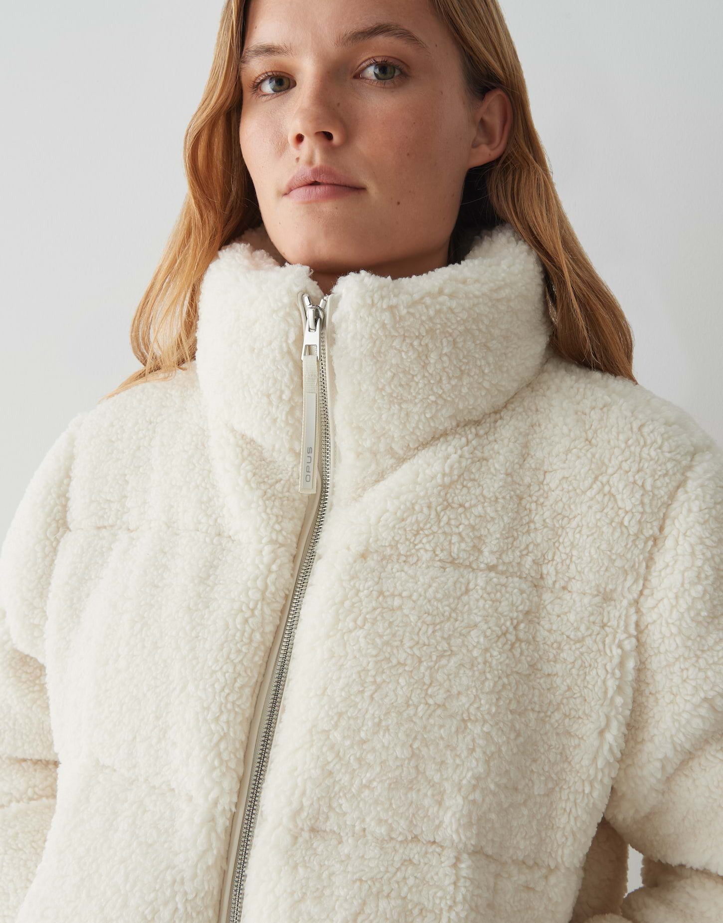 OPUS Steppjacke HOZY aus weichem Teddyfell Stehkragen, flauschiger Griff, Reißverschluss