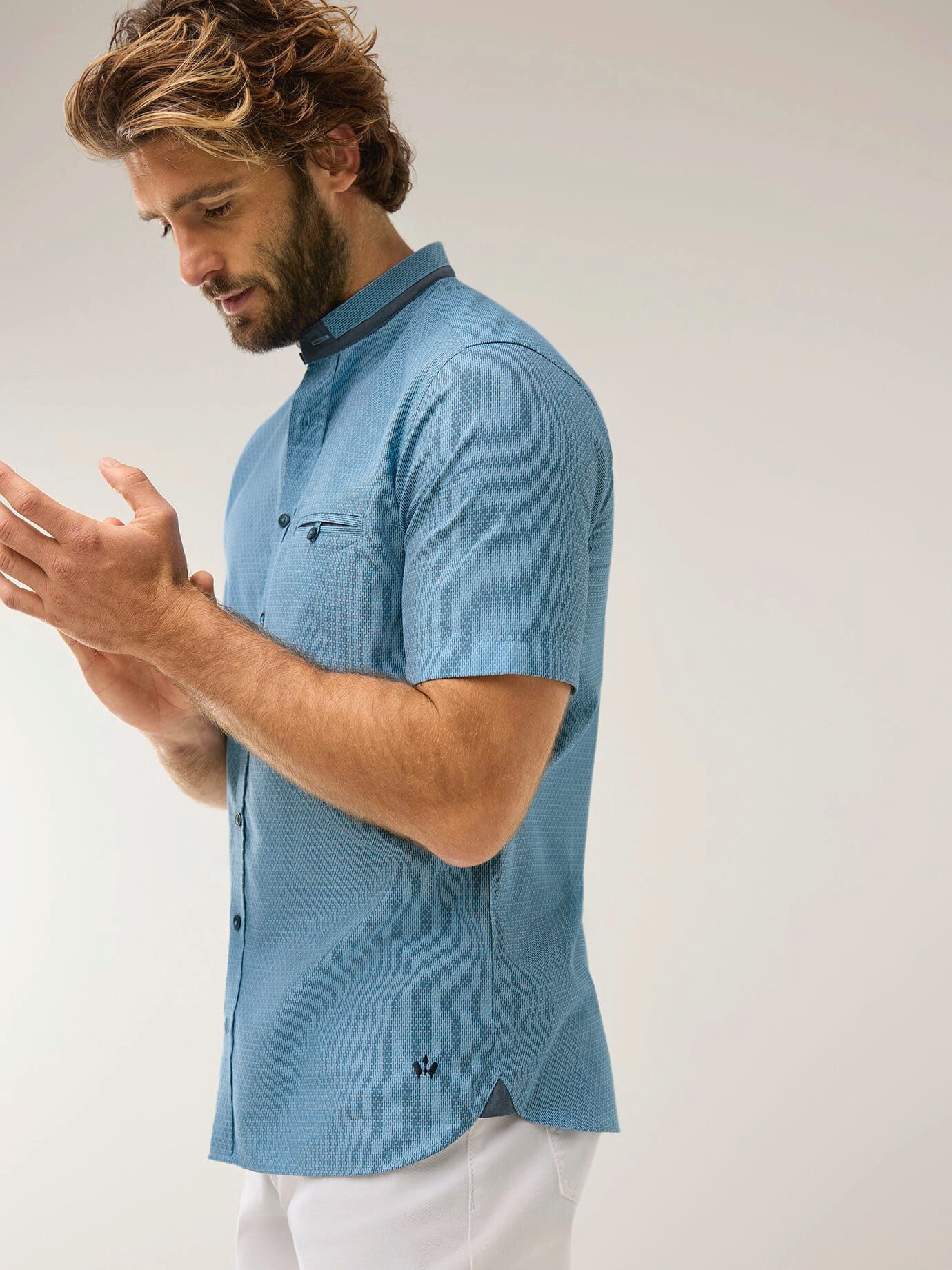 Walbusch Kurzarmhemd Herren Kurzarm Struktur-Hemd Stehkragen Regular Fit aus Baumwolle Atmungsaktiv und pflegeleicht, Kontrastbesatz, knöpfbare Brusttasche – Bild 3 von 4