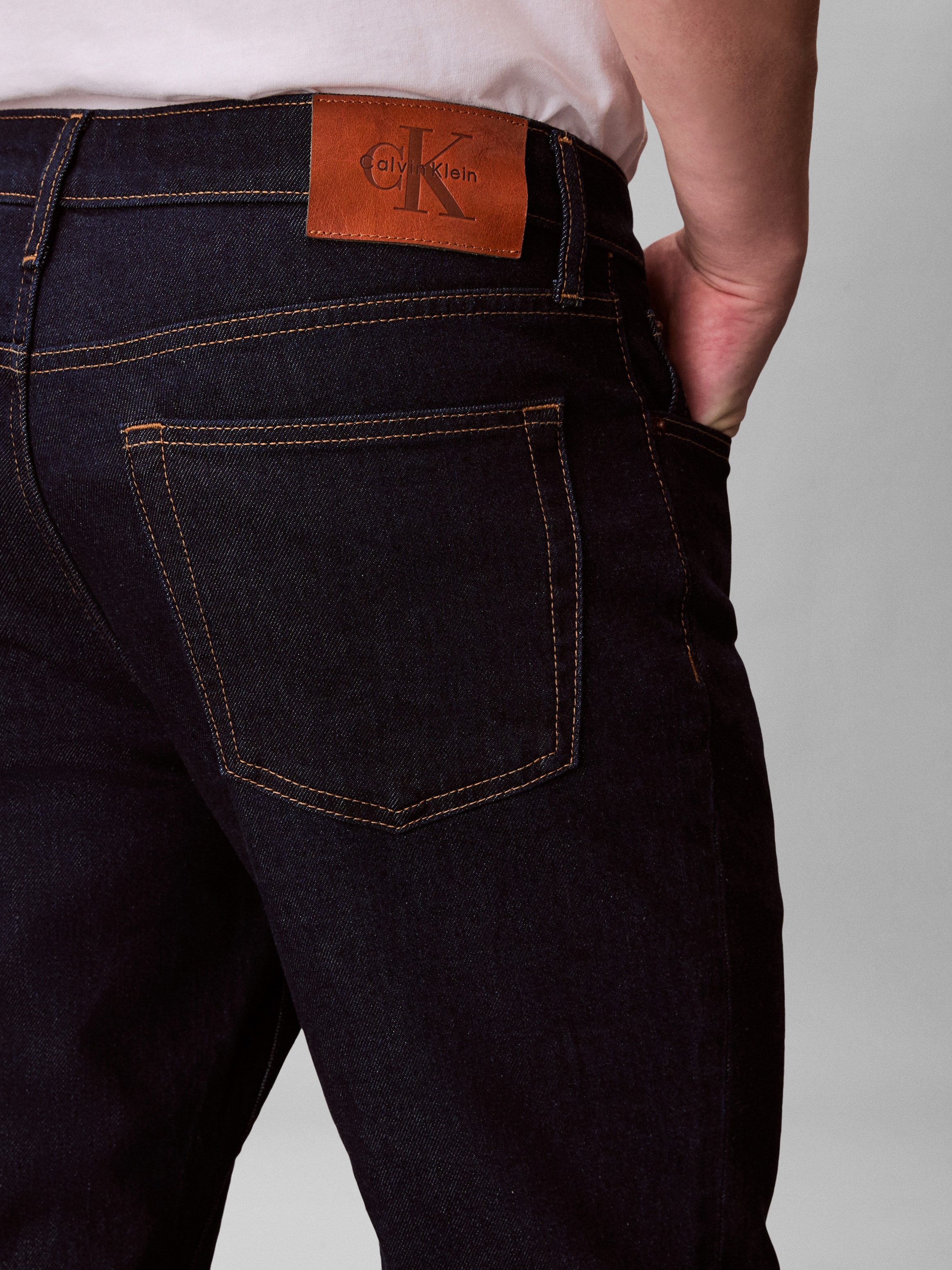 Calvin Klein Jeans Slim-fit-Jeans SLIM CLASSIC Slim fit mit praktischen Eingrifftaschen – Bild 3 von 5