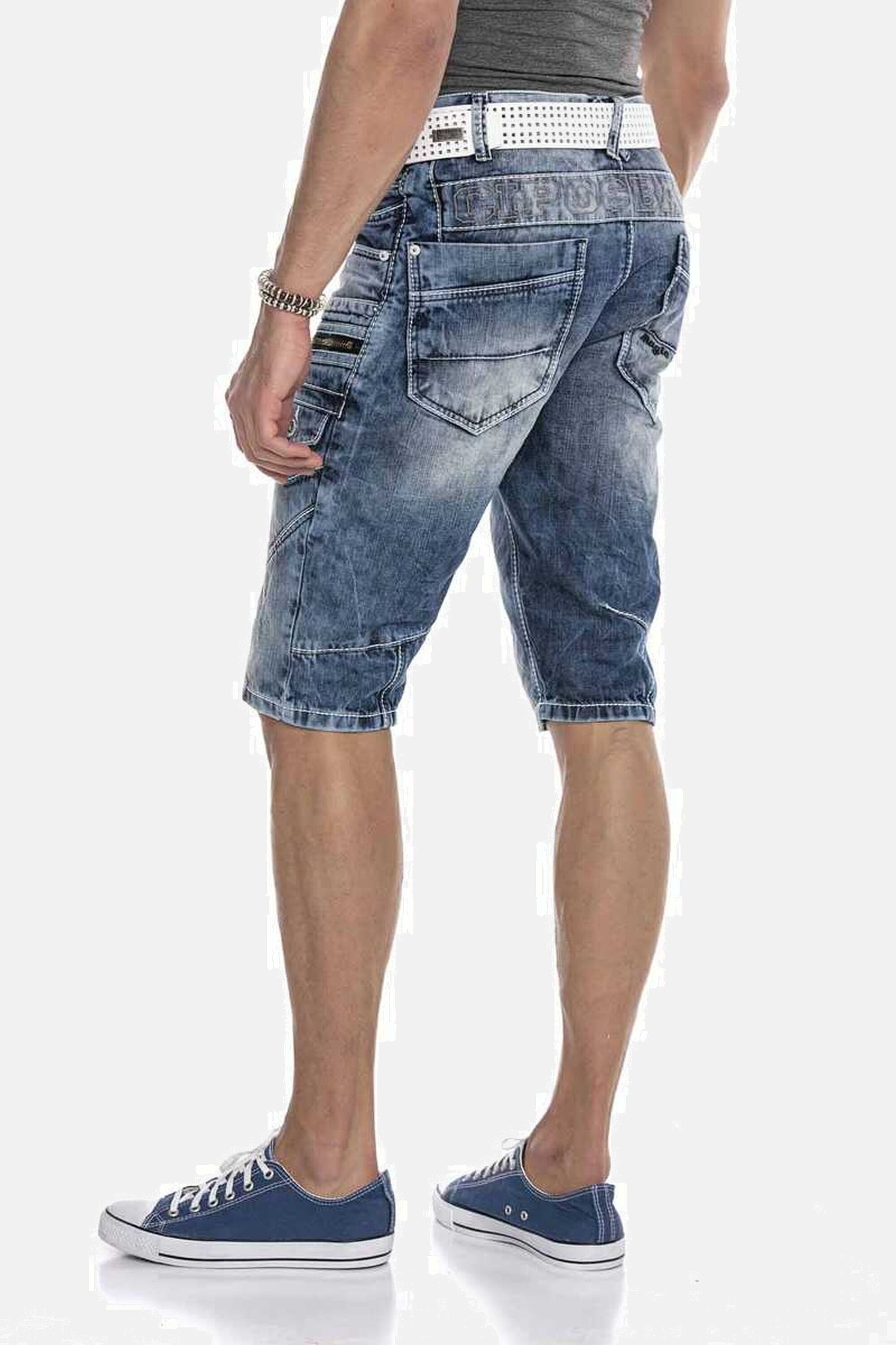 Cipo & Baxx Jeansbermudas Bermuda & Short mit Applikationen und Ziernähten, CK101