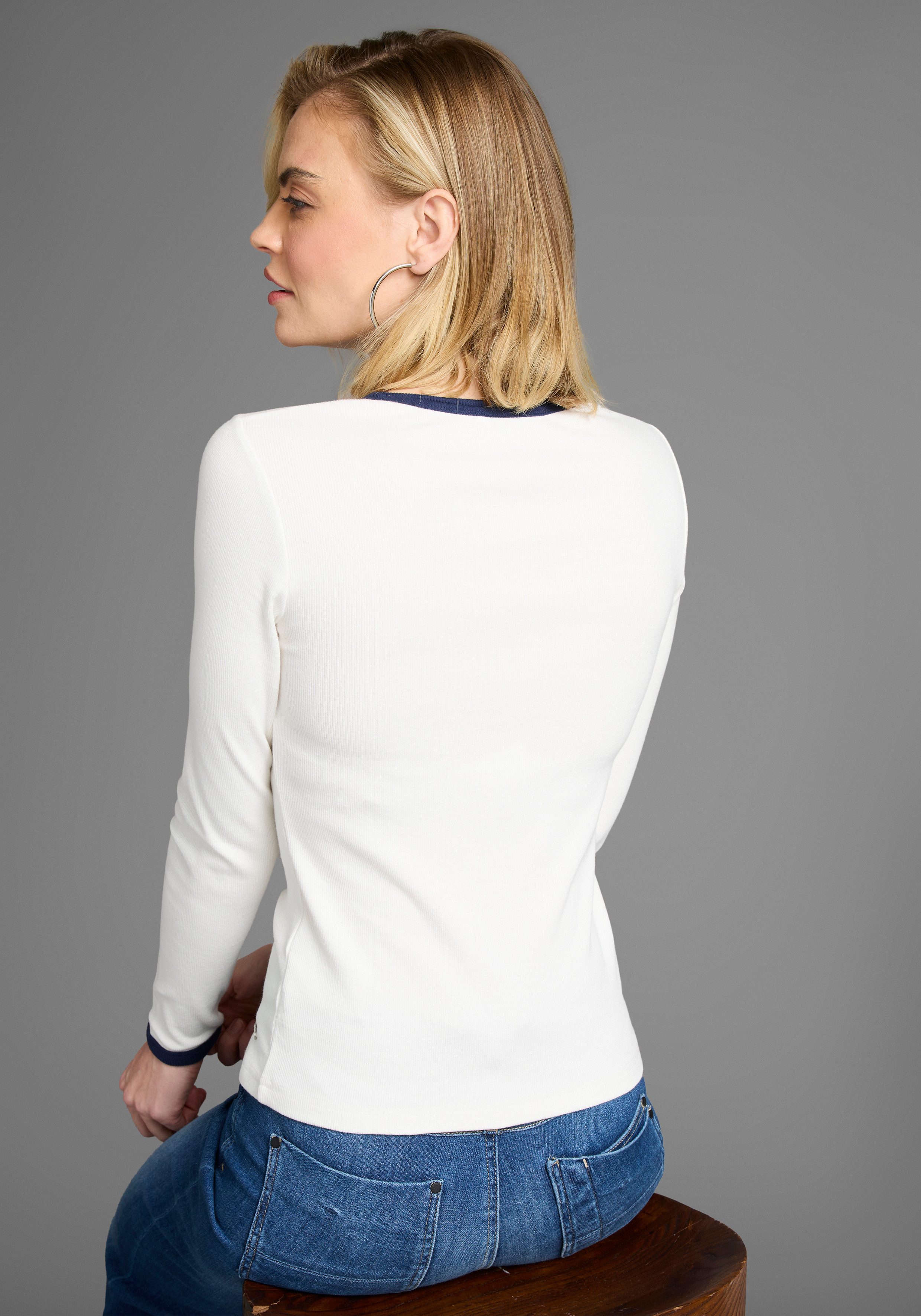 DELMAO Langarmshirt mit kontrastfarbener Paspel & günstig online kaufen
