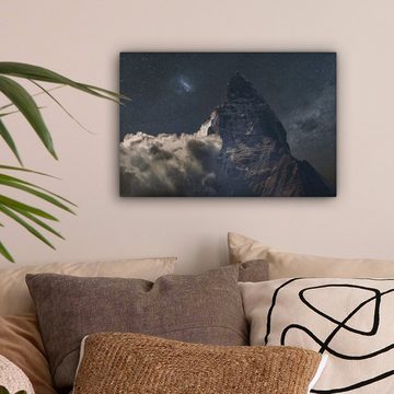 OneMillionCanvasses® Leinwandbild Niedrige Wolke in der Nähe von Matterhorn unter Nachthimmel in der, (1 St), Wandbild Leinwandbilder, Aufhängefertig, Wanddeko, 30x20 cm