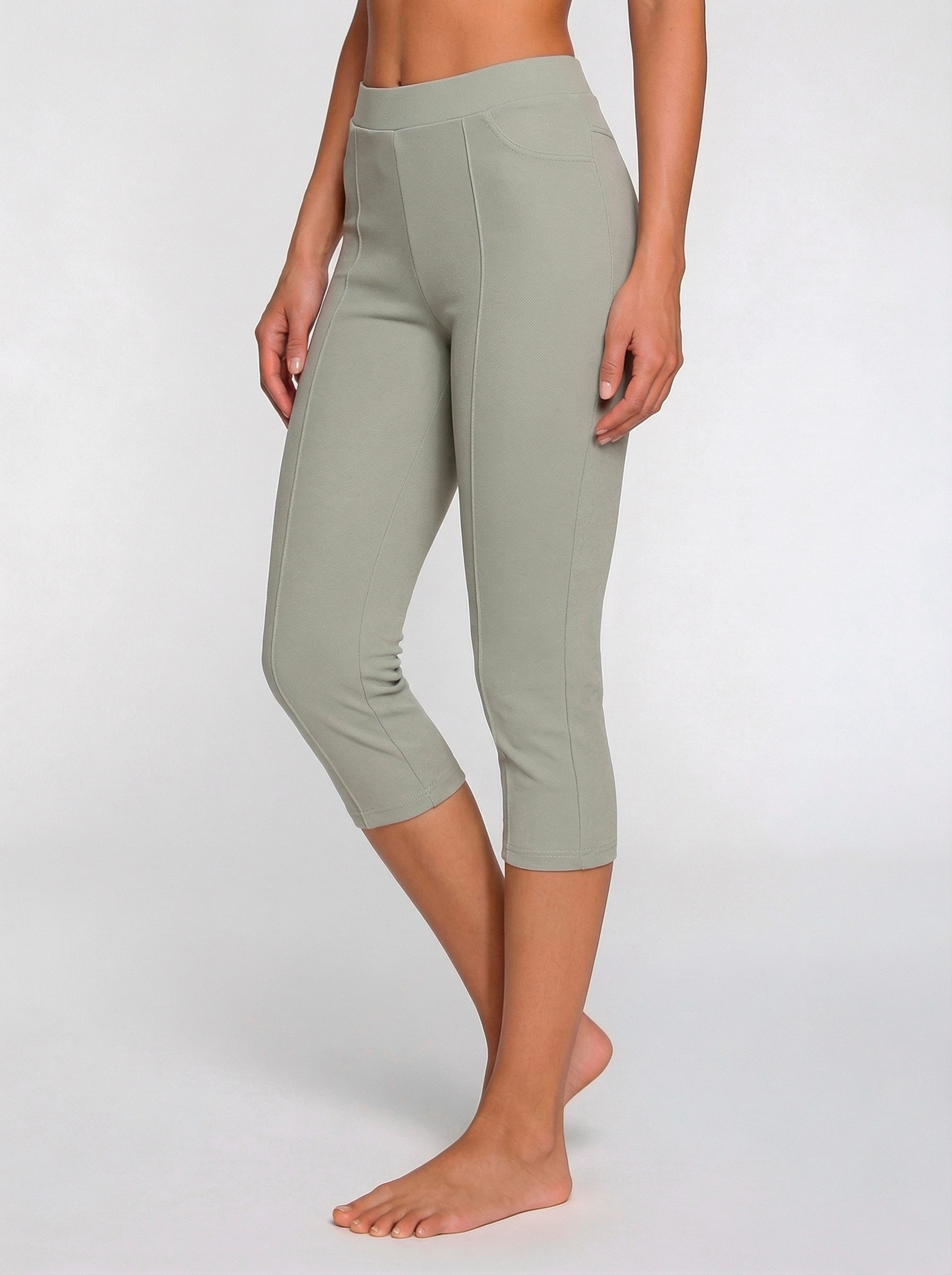 LASCANA Caprileggings Schlupfhose mit Biese an den Beinen. € 44,99