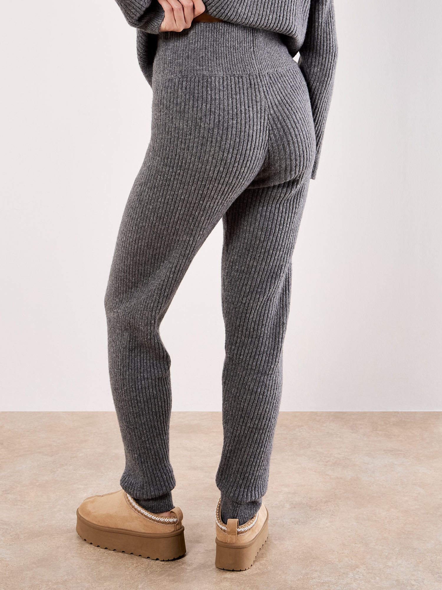 Apricot Strickhose Jogger aus Rippstrick günstig online kaufen