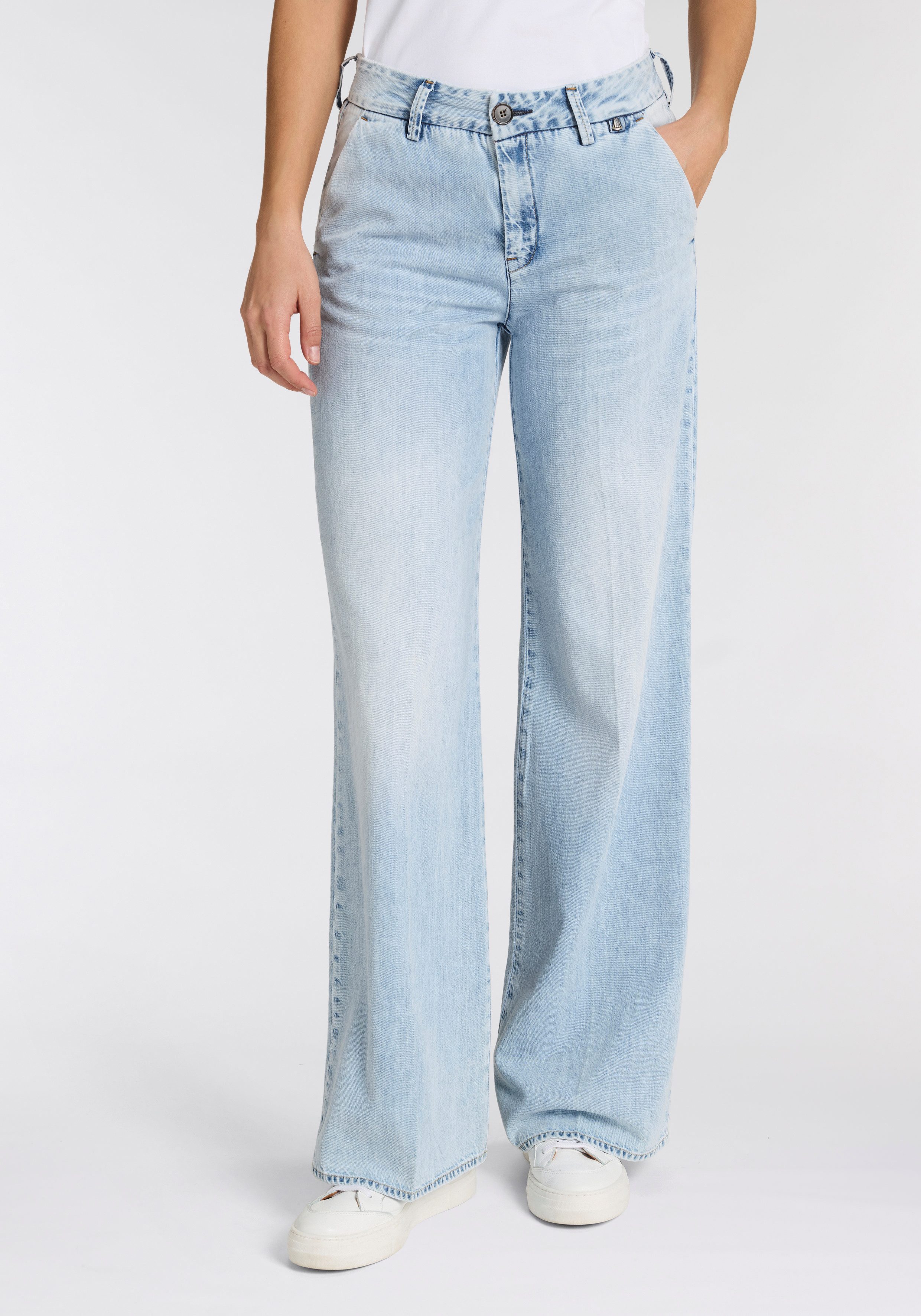 Herrlicher Bootcut-Jeans Lovely Flared Denim Light Ultra Light Denim, Mid Rise