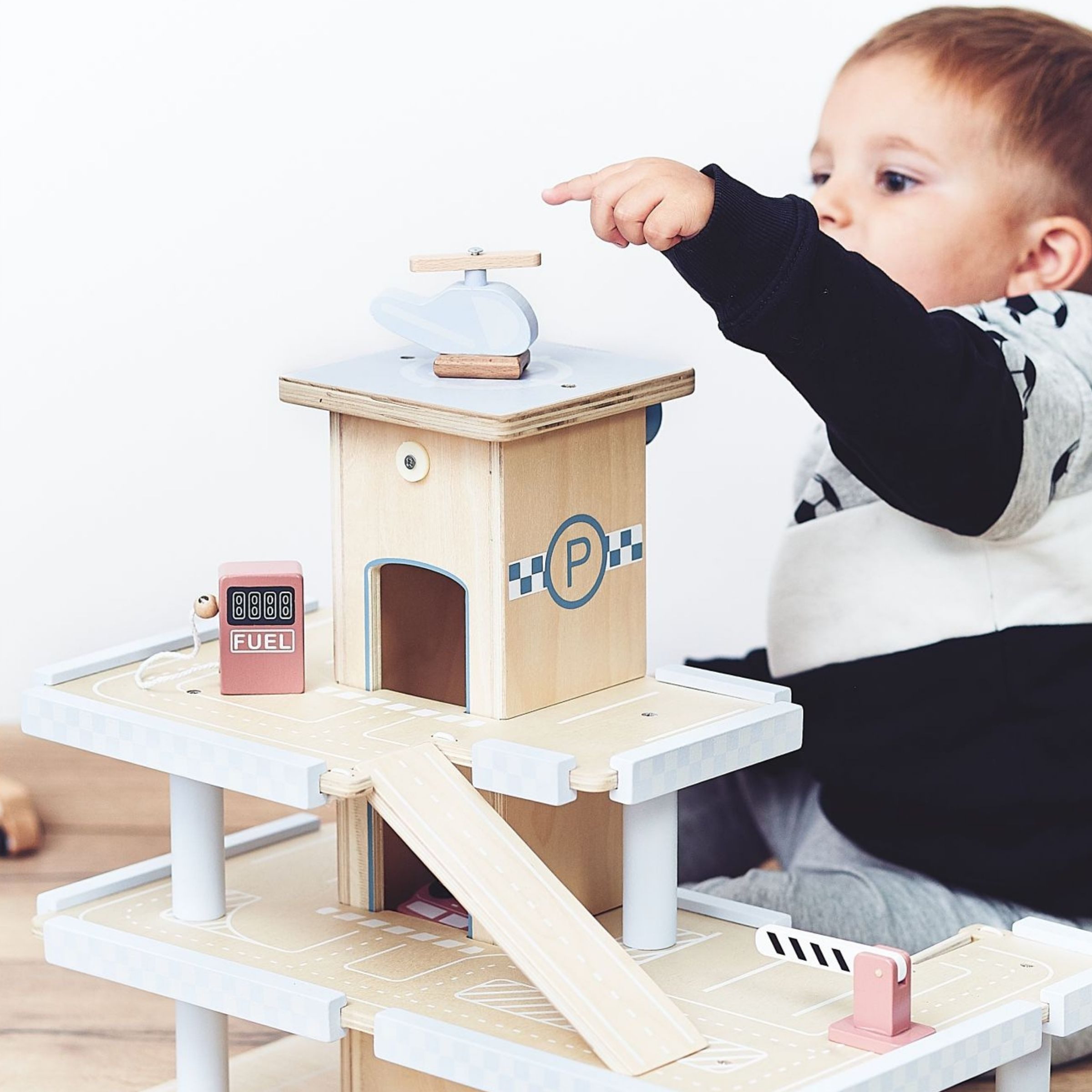 Mamabrum Spiel-Parkhaus Parkhaus aus Holz – günstig online kaufen