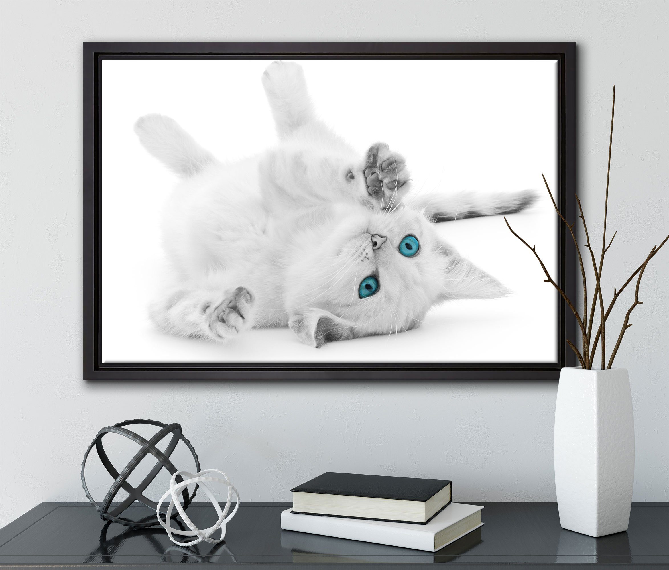Pixxprint Leinwandbild Zackenaufhänger einem fertig bespannt, in Augen, mit gefasst, St), Katze Leinwandbild Wanddekoration inkl. (1 Schattenfugen-Bilderrahmen