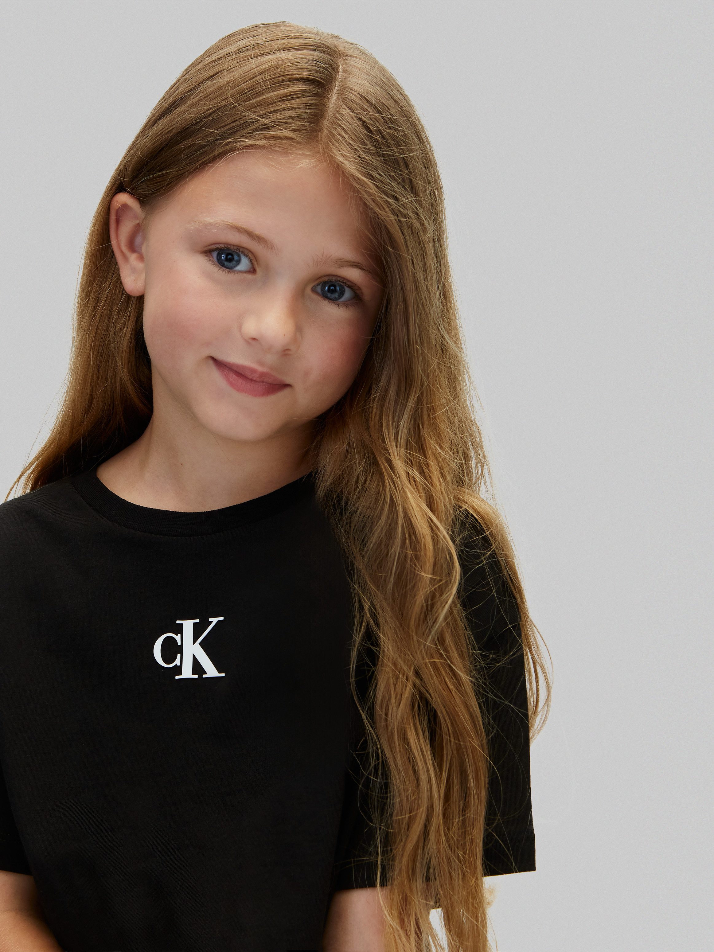 Calvin Klein Jeans T-Shirt Rundhalsausschnitt, bequeme Passform, reine Baumwolle