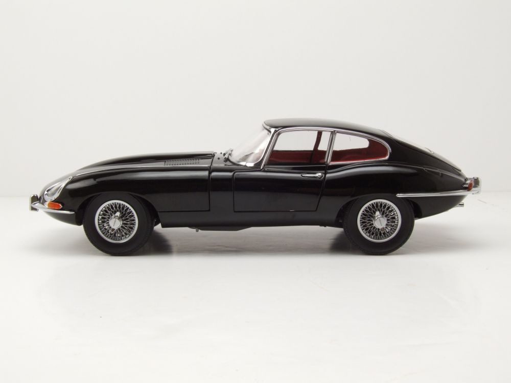 Kyosho Modellauto Jaguar E-Type RHD 1961 schwarz, Maßstab 1:18