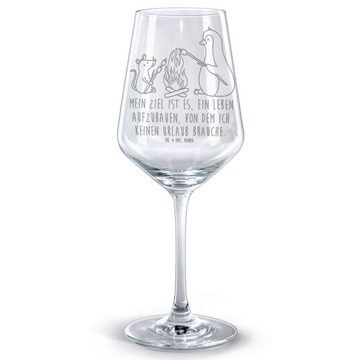 Mr. & Mrs. Panda Rotweinglas Pinguin Lagerfeuer - Transparent - Geschenk, Geschenk für Weinliebhab, Premium Glas, Feine Lasergravur