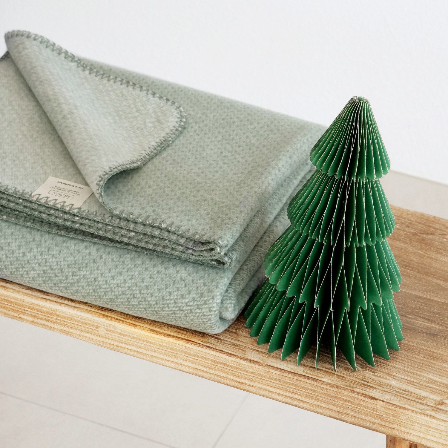 Wolldecke EMMA Premium Kuscheldecke aus 100% weicher Bio-Baumwolle in 7 Far günstig online kaufen