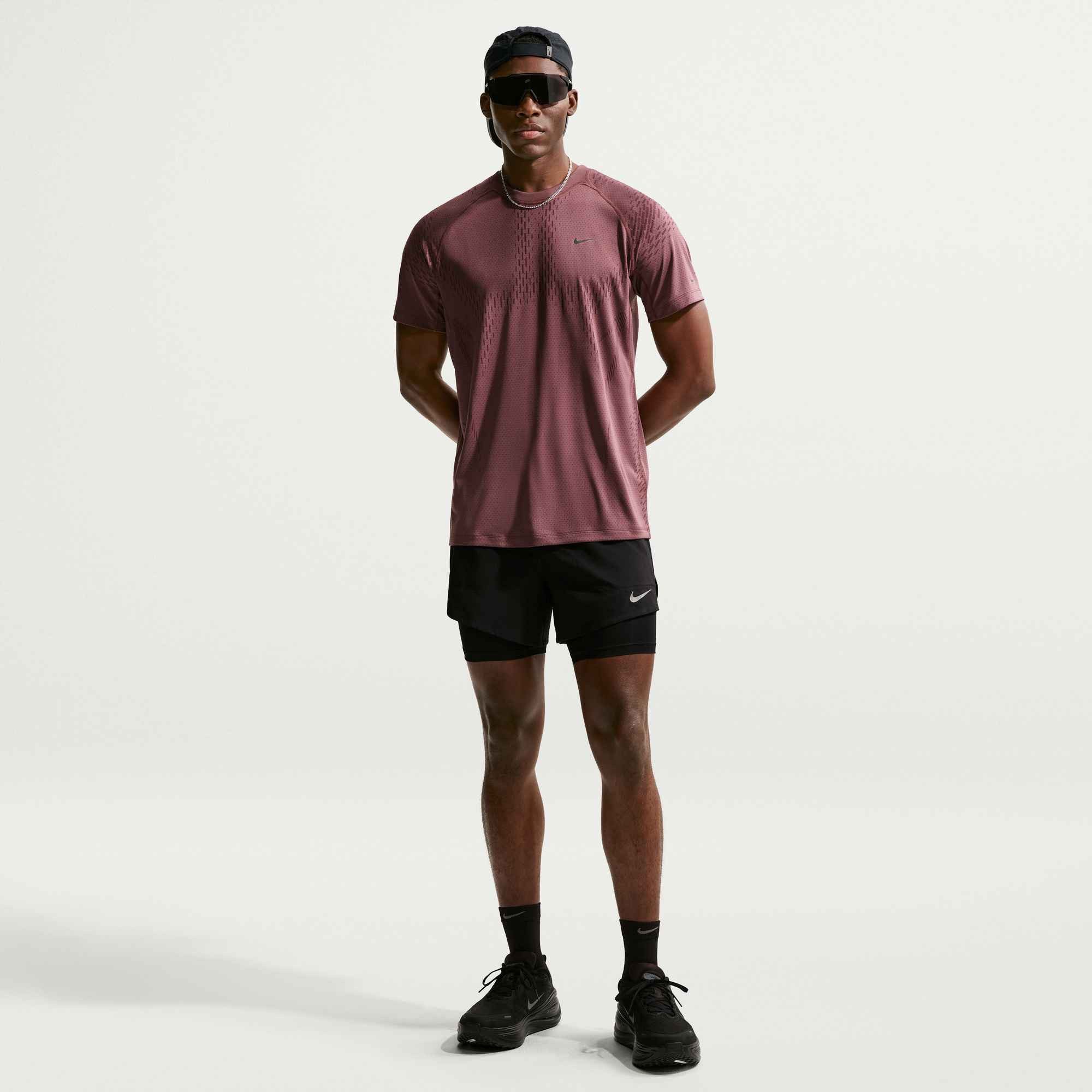 Nike Laufshorts M NK DF STRIDE 5IN HYBRID SHRT (Consumer Facing Name TBD) mit Reißverschlusstasche hinten, schweißableitend und atmungsaktiv