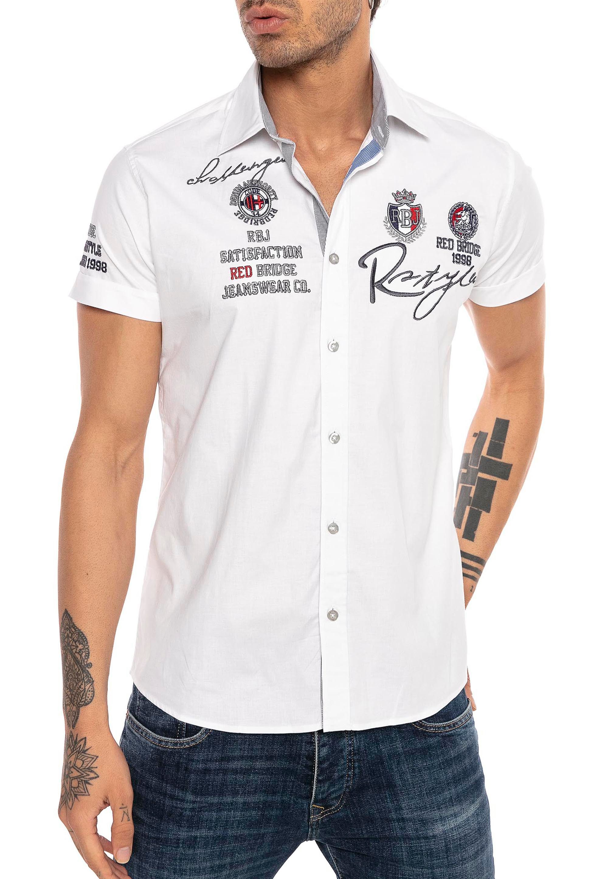 Langarmhemd mit Stickereien – Slim Fit, Kontrastdetails, Modisch & Figurbetont