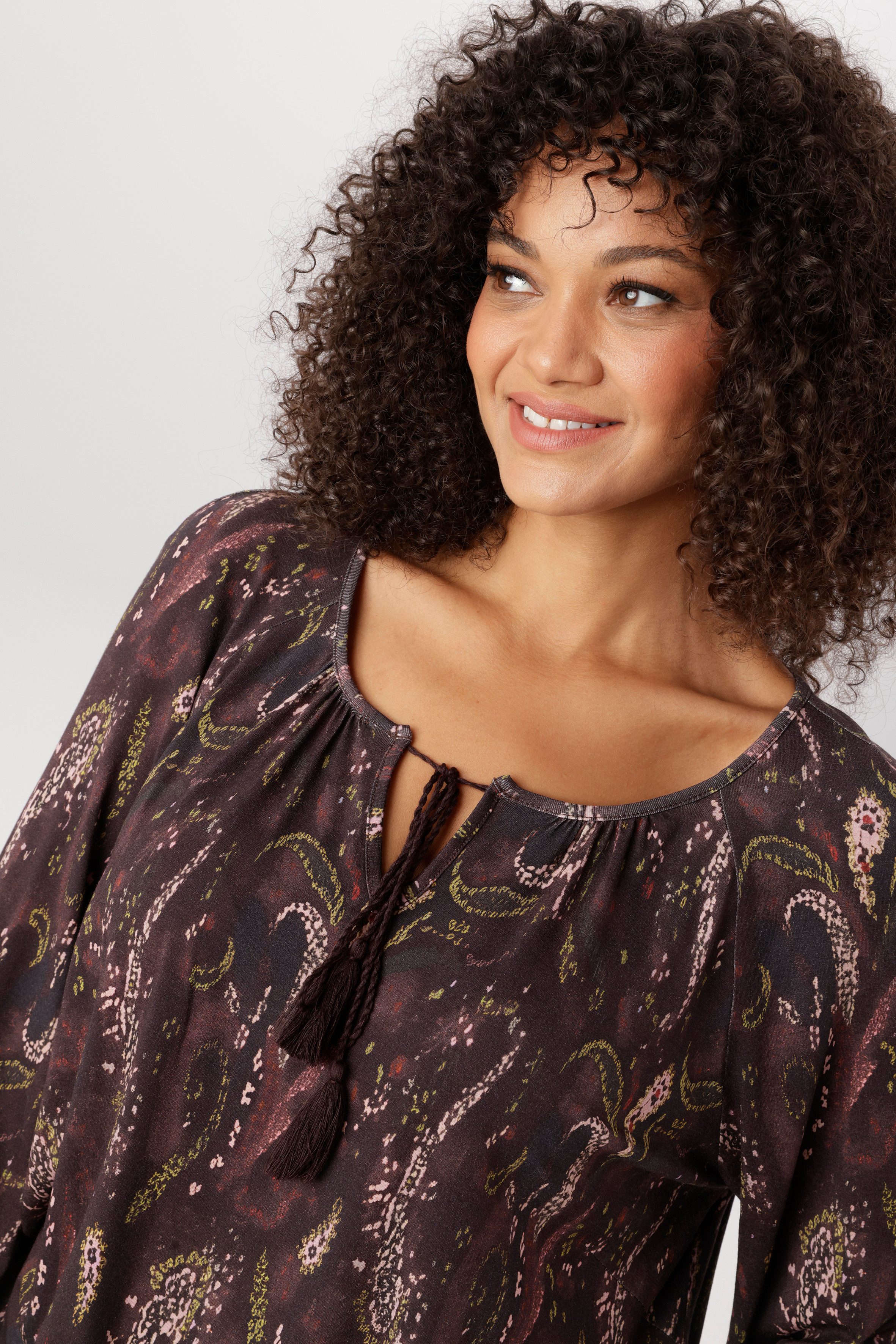 Aniston PLUS Langarmshirt in modischem Paisleydruck - NEUE KOLLEKTION – Bild 3 von 5
