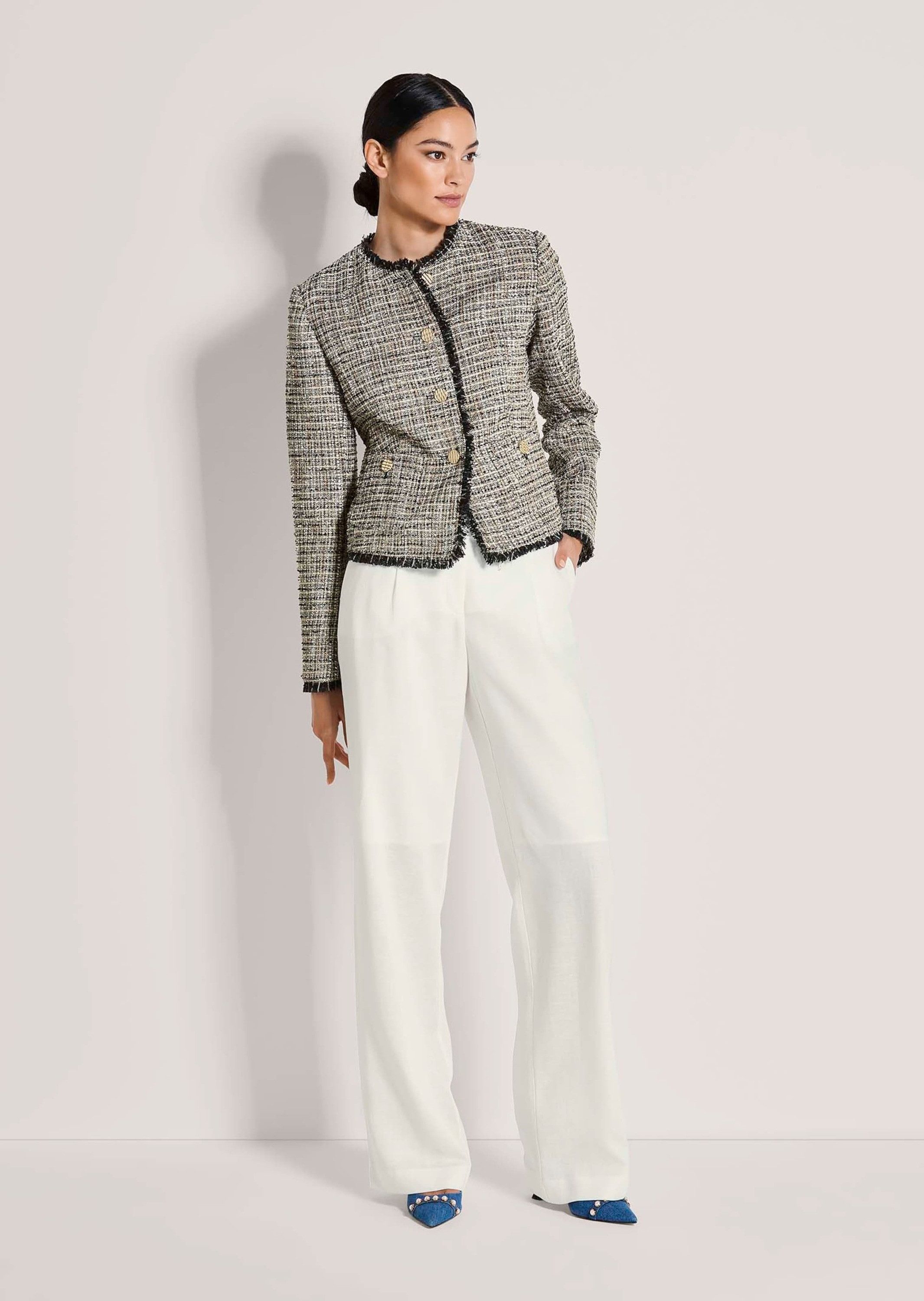 MADELEINE Kurzblazer Tweed-Blazer mit Fransendetails Kurzblazer mit Rundhals, Knopfleiste, Taschen und Langarm